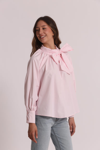 BLUSA A MANICHE LUNGHE CON DETTAGLIO FIOCCO