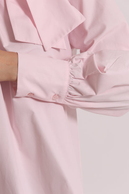 BLUSA A MANICHE LUNGHE CON DETTAGLIO FIOCCO