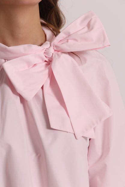 BLUSA A MANICHE LUNGHE CON DETTAGLIO FIOCCO