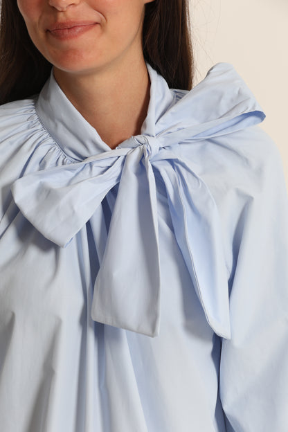 BLUSA A MANICHE LUNGHE CON DETTAGLIO FIOCCO