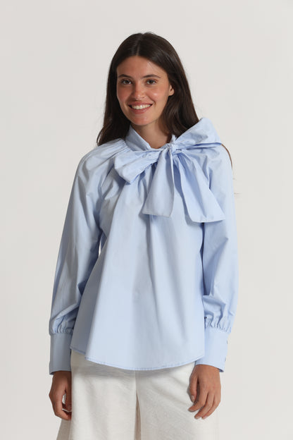 BLUSA A MANICHE LUNGHE CON DETTAGLIO FIOCCO