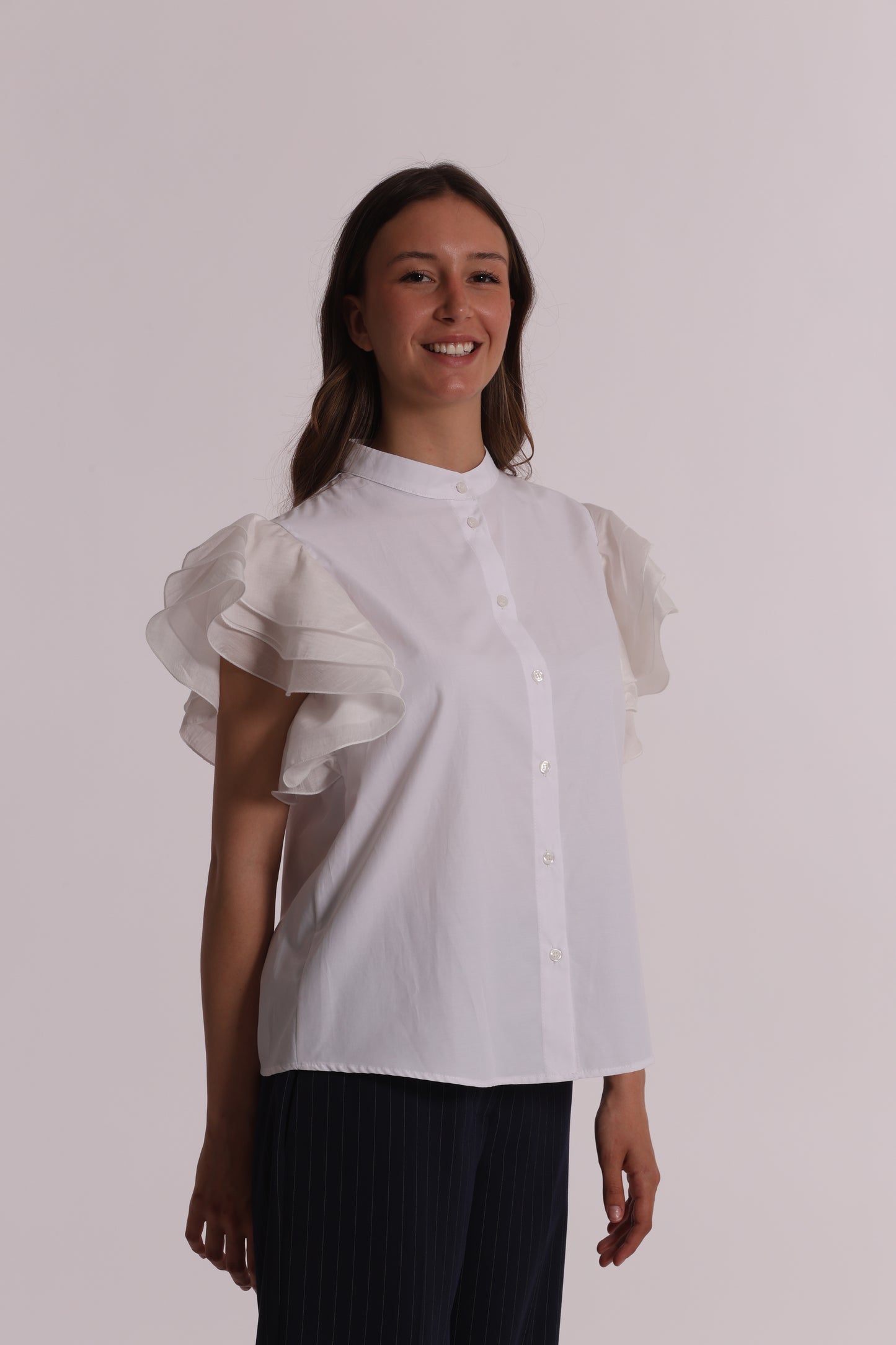 CAMICIA A MANICHE CORTE CON MANICHE VOULANT