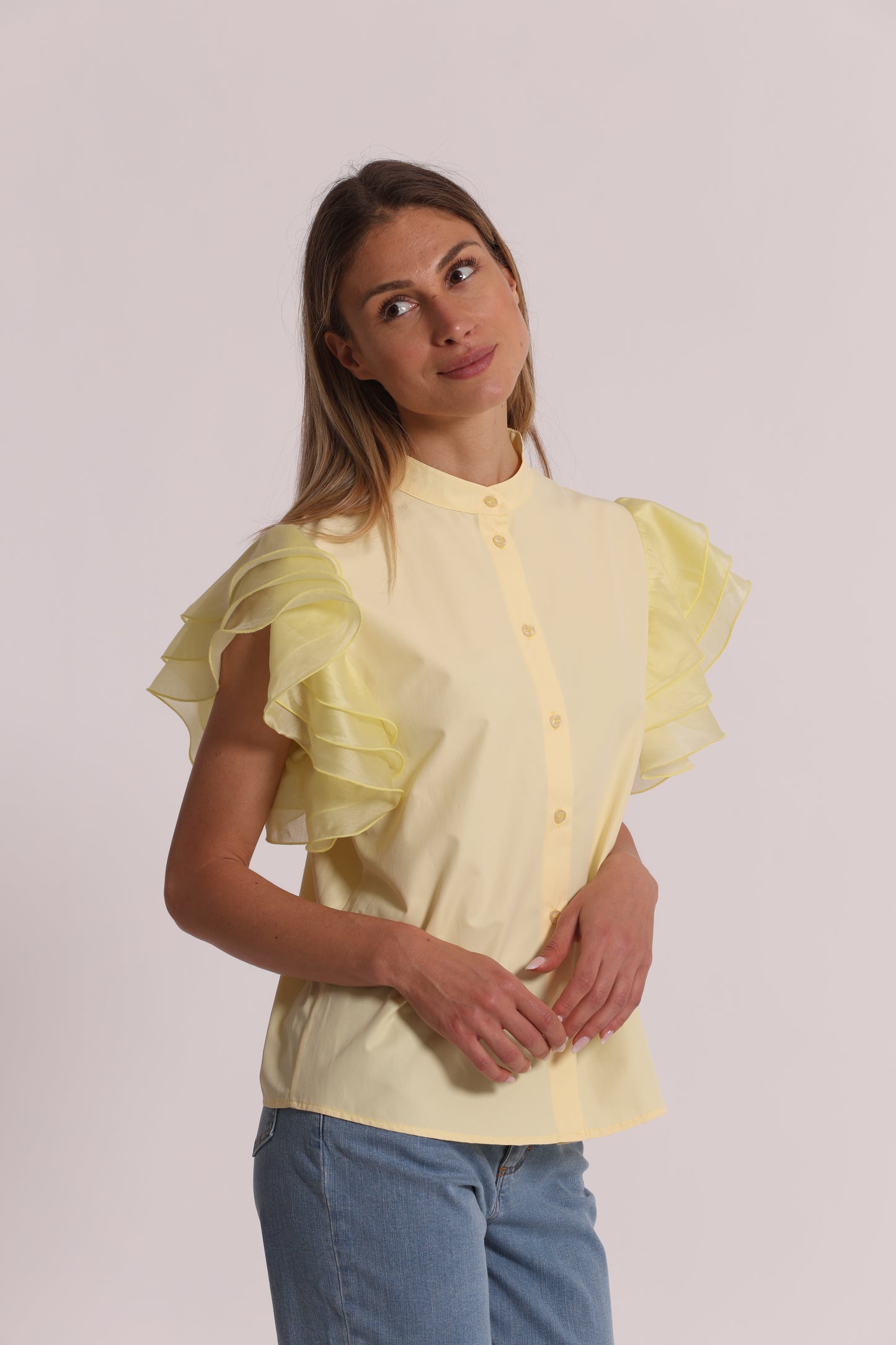 CAMICIA A MANICHE CORTE CON MANICHE VOULANT