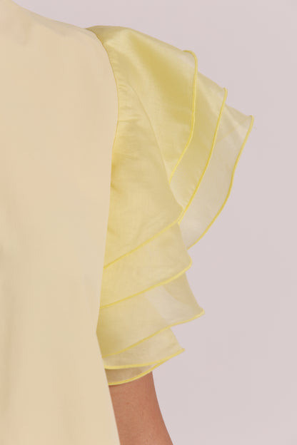 CAMICIA A MANICHE CORTE CON MANICHE VOULANT