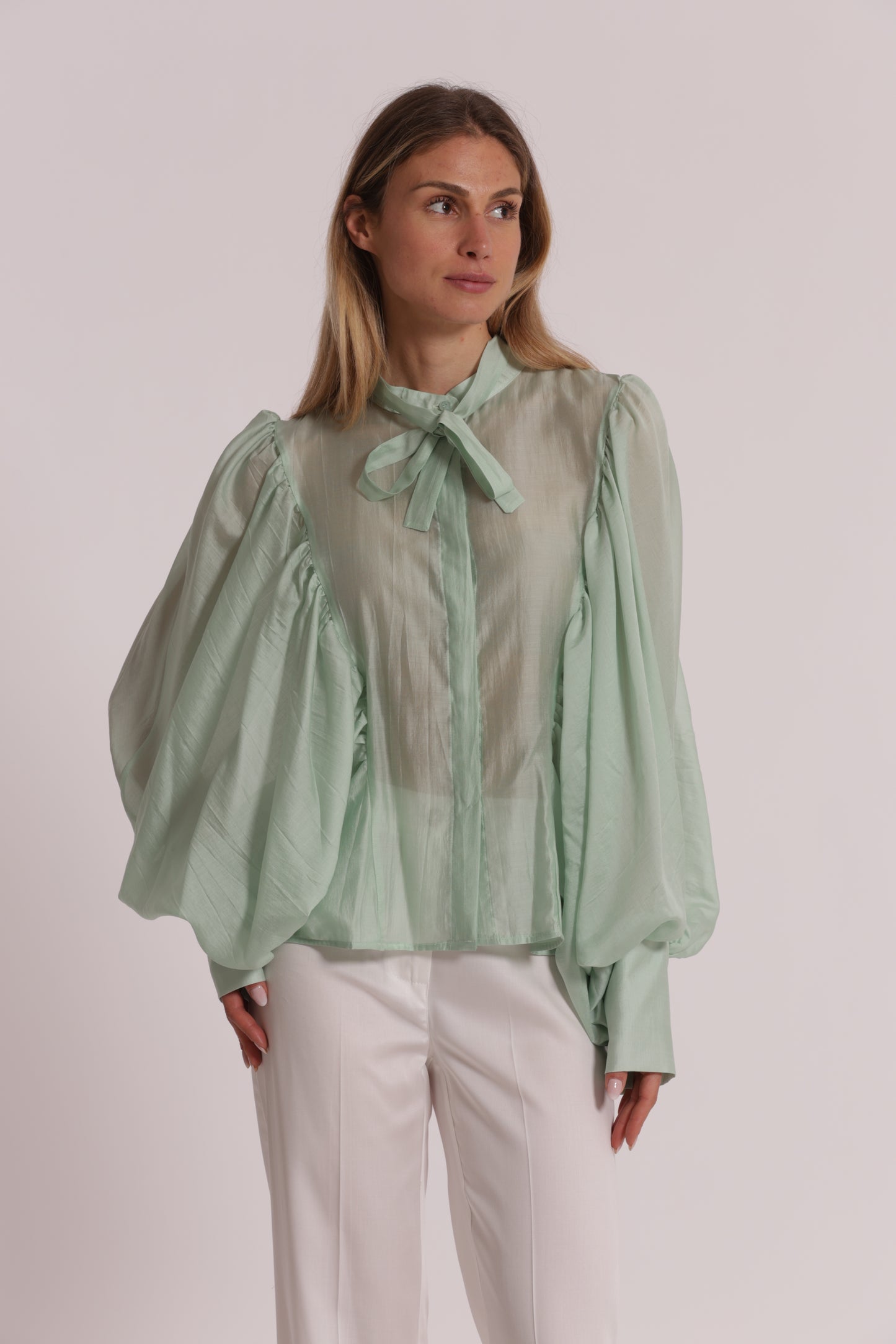BLUSA A MANICHE LUNGHE EFFETTO CHIFFON