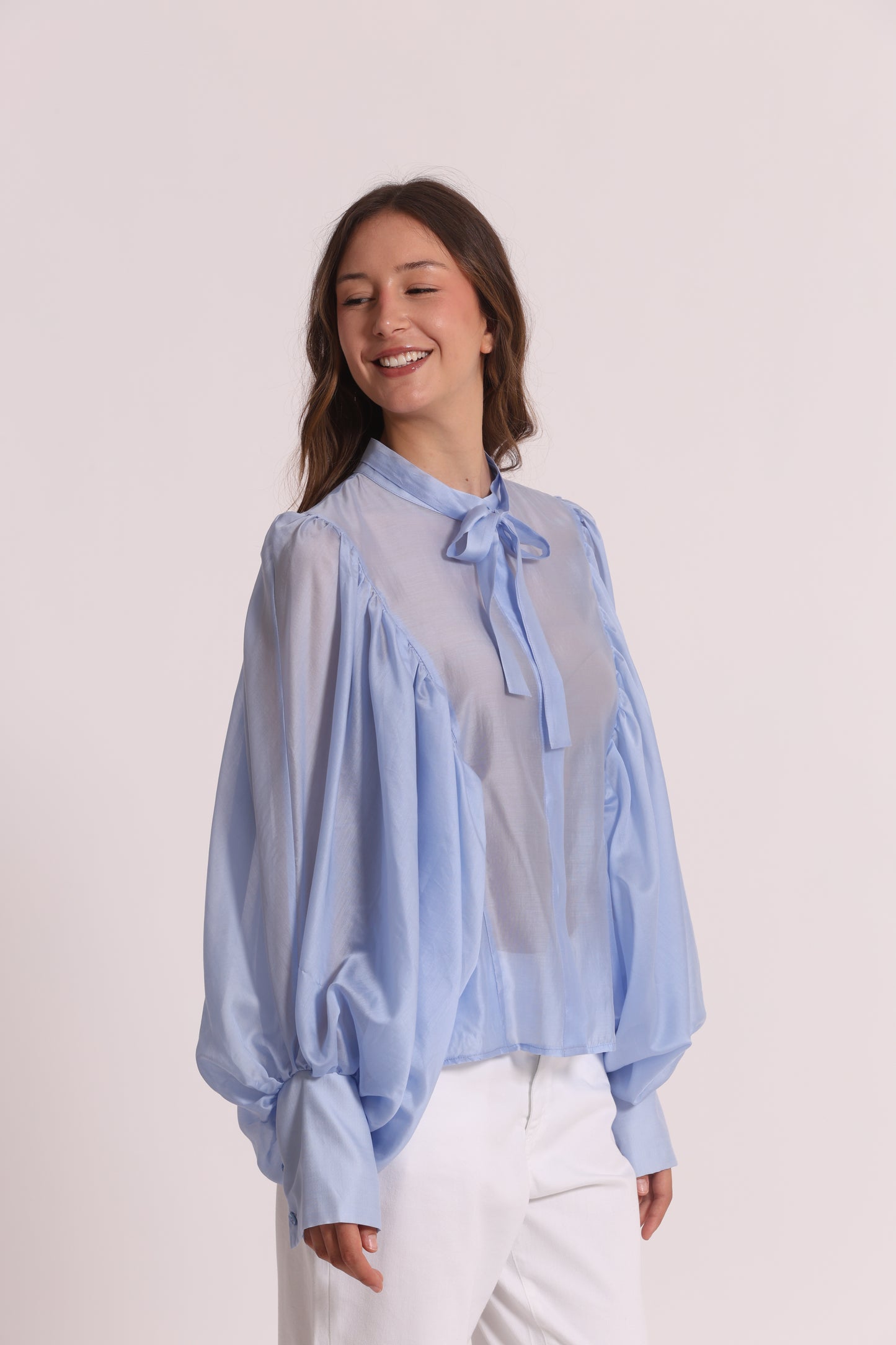 BLUSA A MANICHE LUNGHE EFFETTO CHIFFON