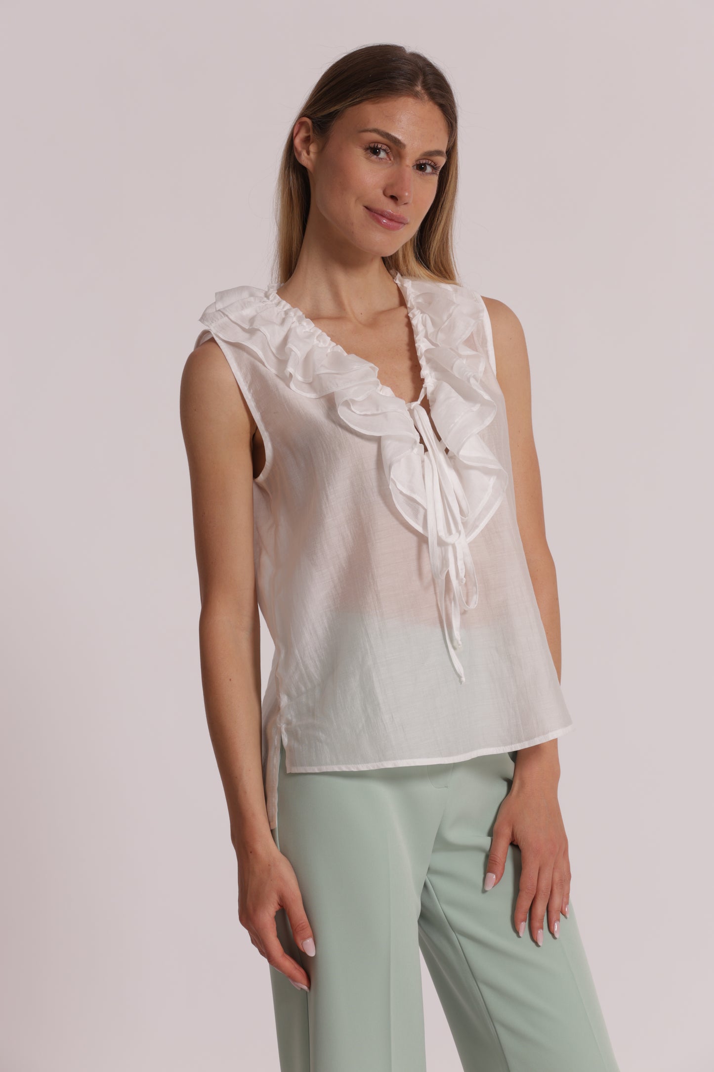 BLUSA SMANICATA CON ROUCHES