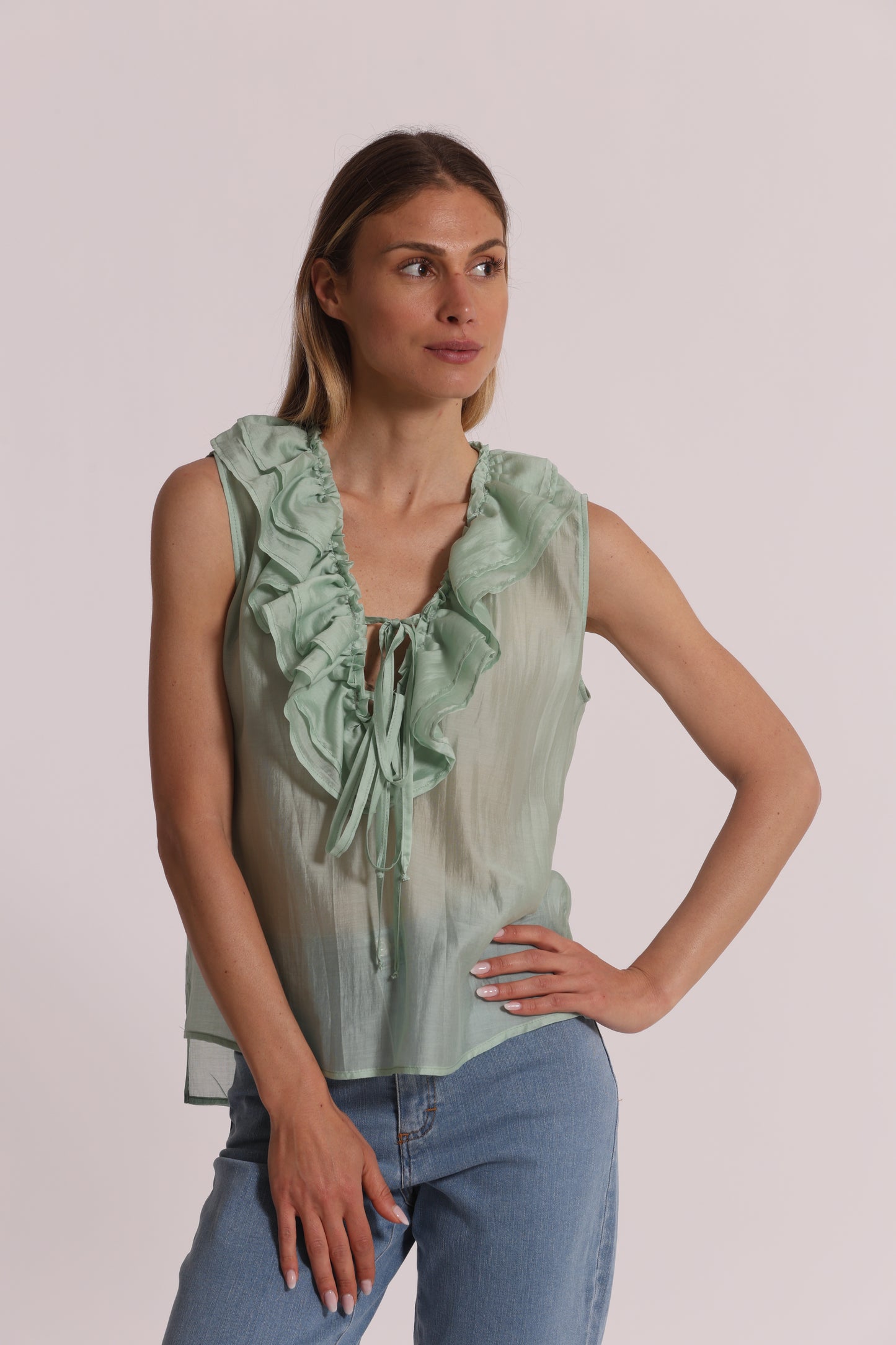BLUSA SMANICATA CON ROUCHES
