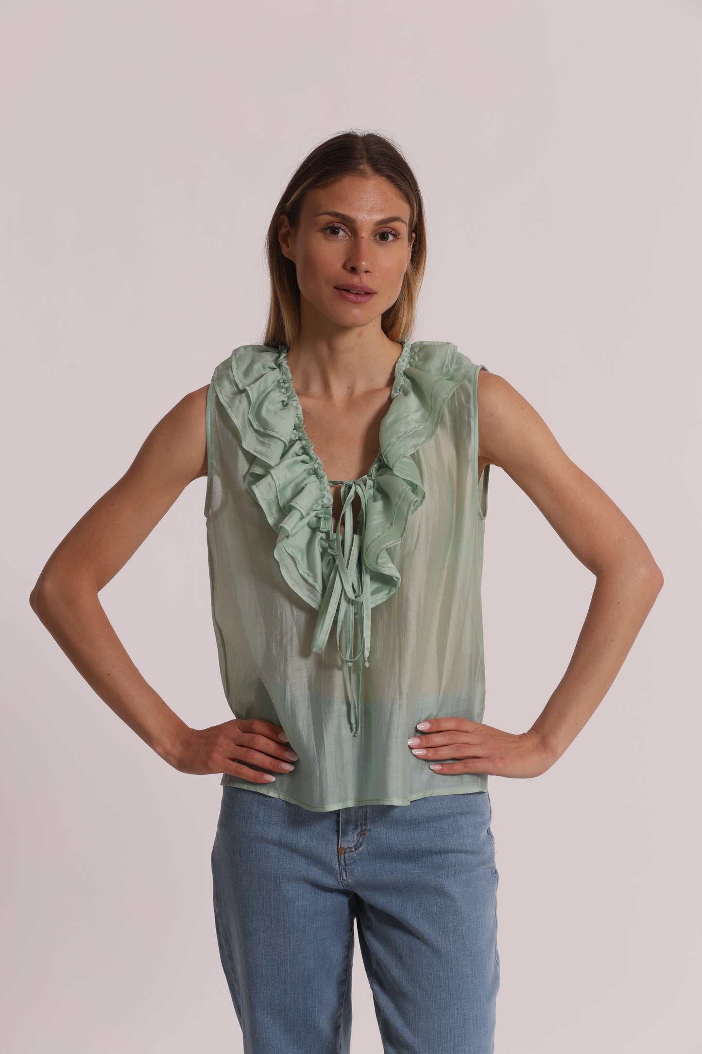 BLUSA SMANICATA CON ROUCHES