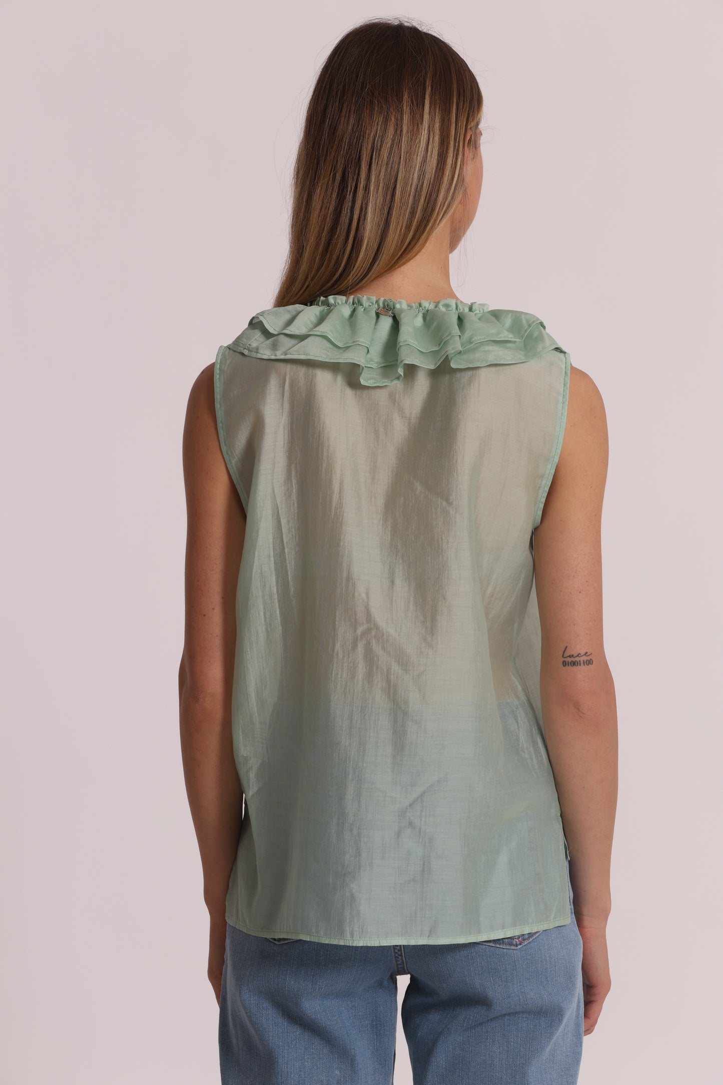 BLUSA SMANICATA CON ROUCHES