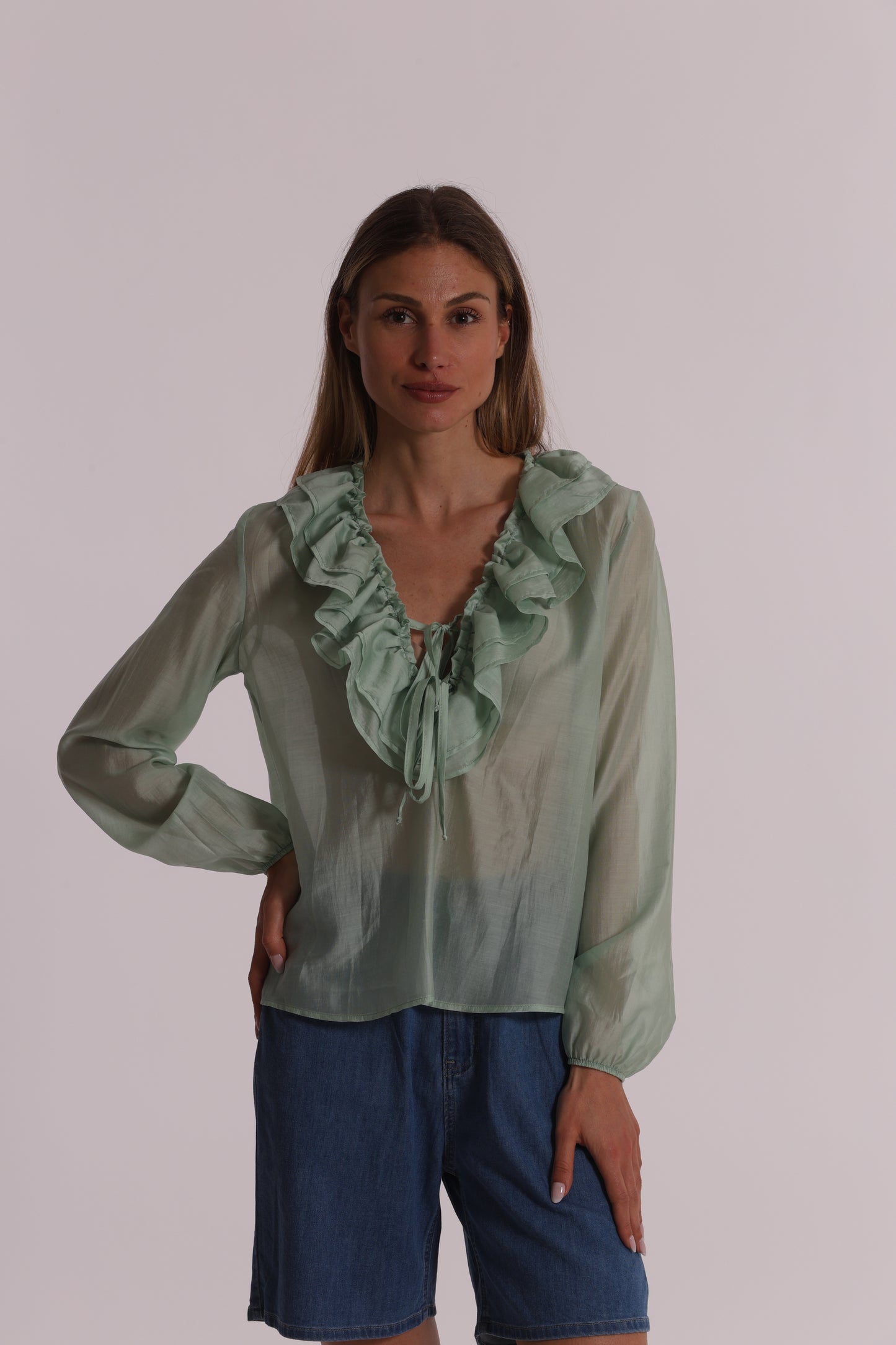 BLUSA A MANICHE LUNGHE CON ROUCHES