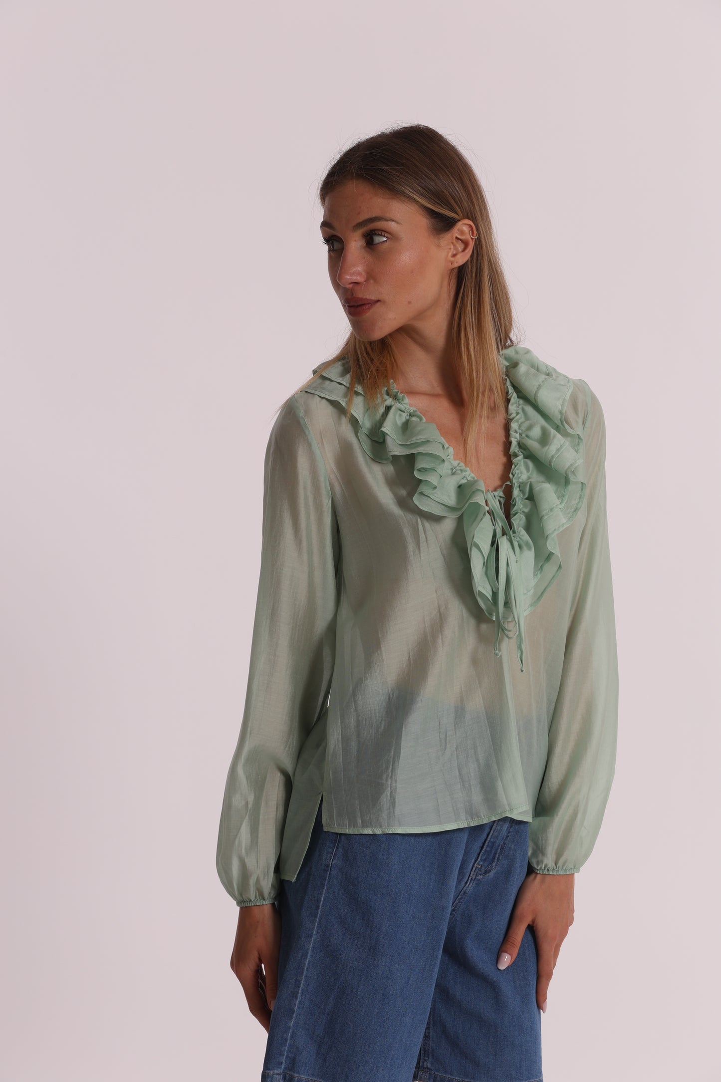 BLUSA A MANICHE LUNGHE CON ROUCHES