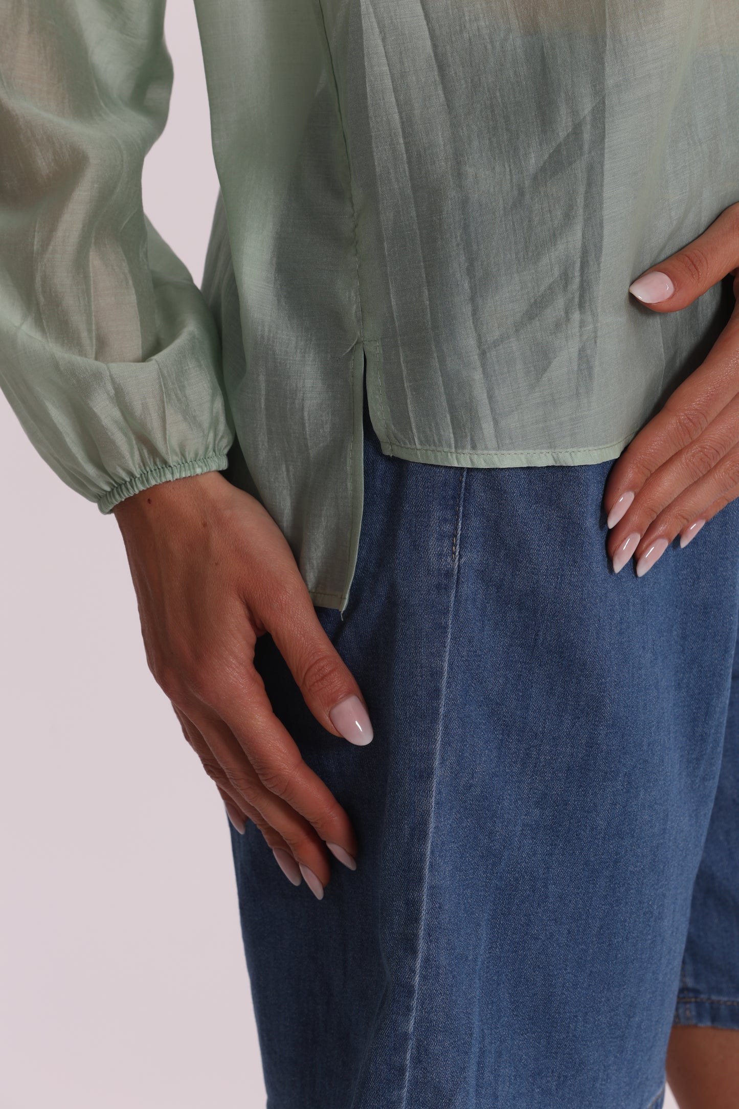 BLUSA A MANICHE LUNGHE CON ROUCHES