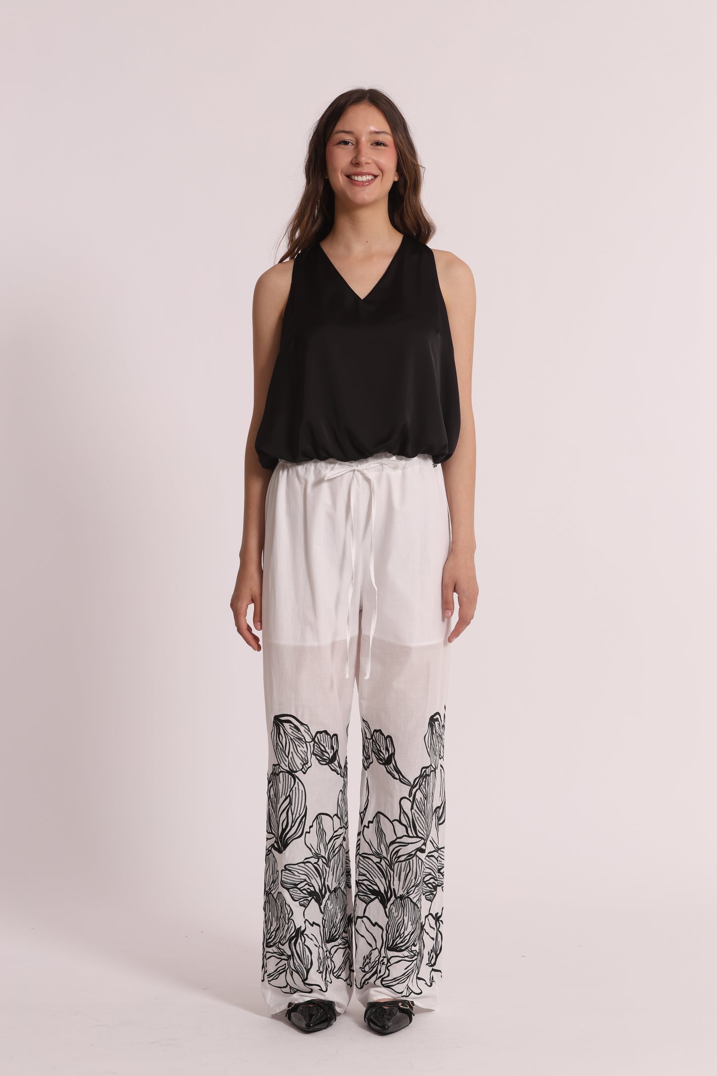 PANTALONE LUNGO CON RICAMO