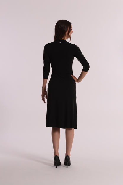 ABITO LUNGO CON DETTAGLIO IN VITA