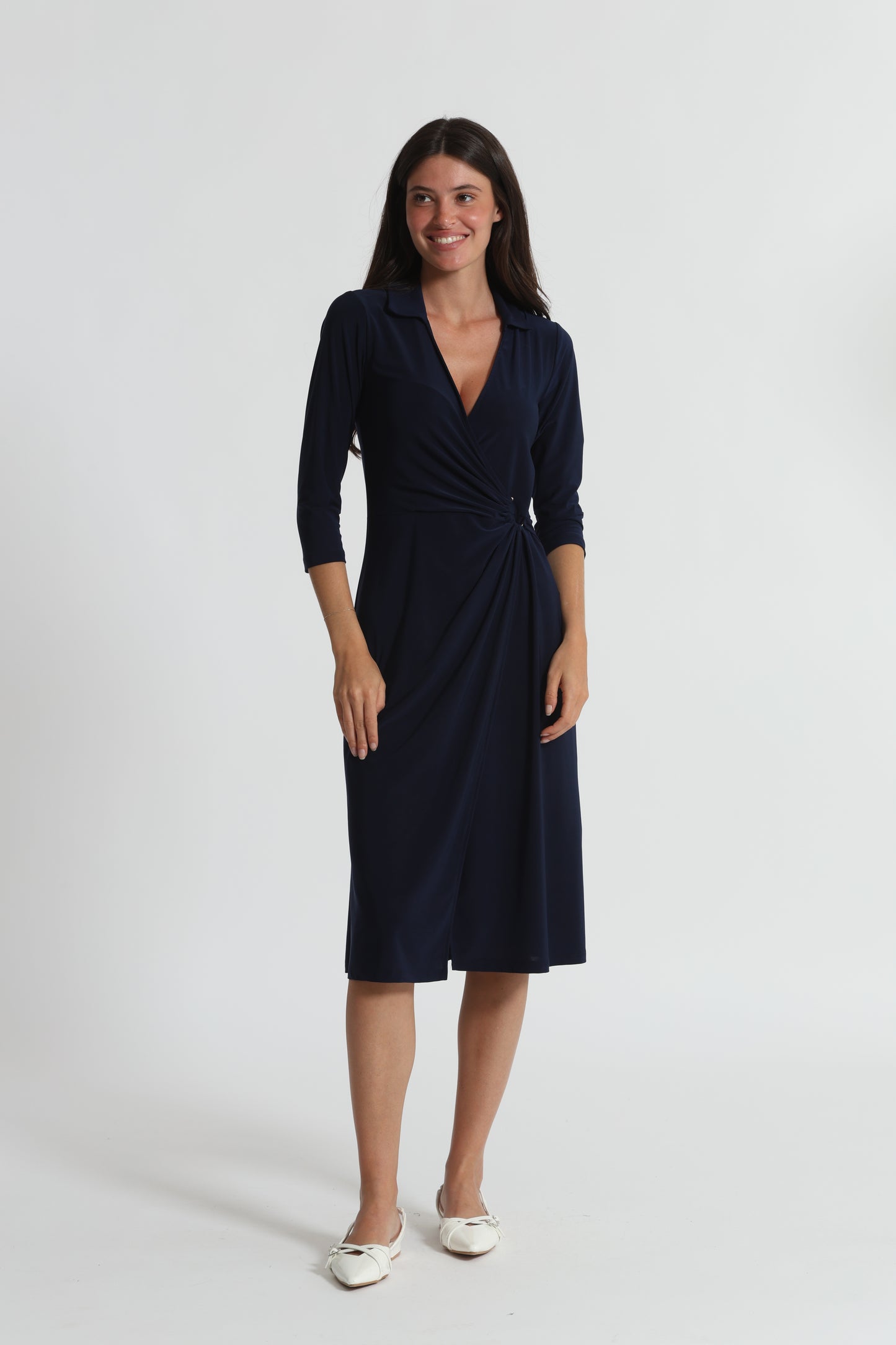 ABITO LUNGO CON DETTAGLIO IN VITA