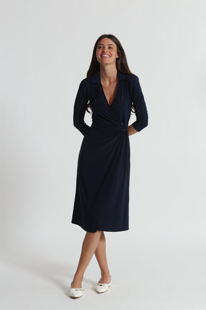 ABITO LUNGO CON DETTAGLIO IN VITA