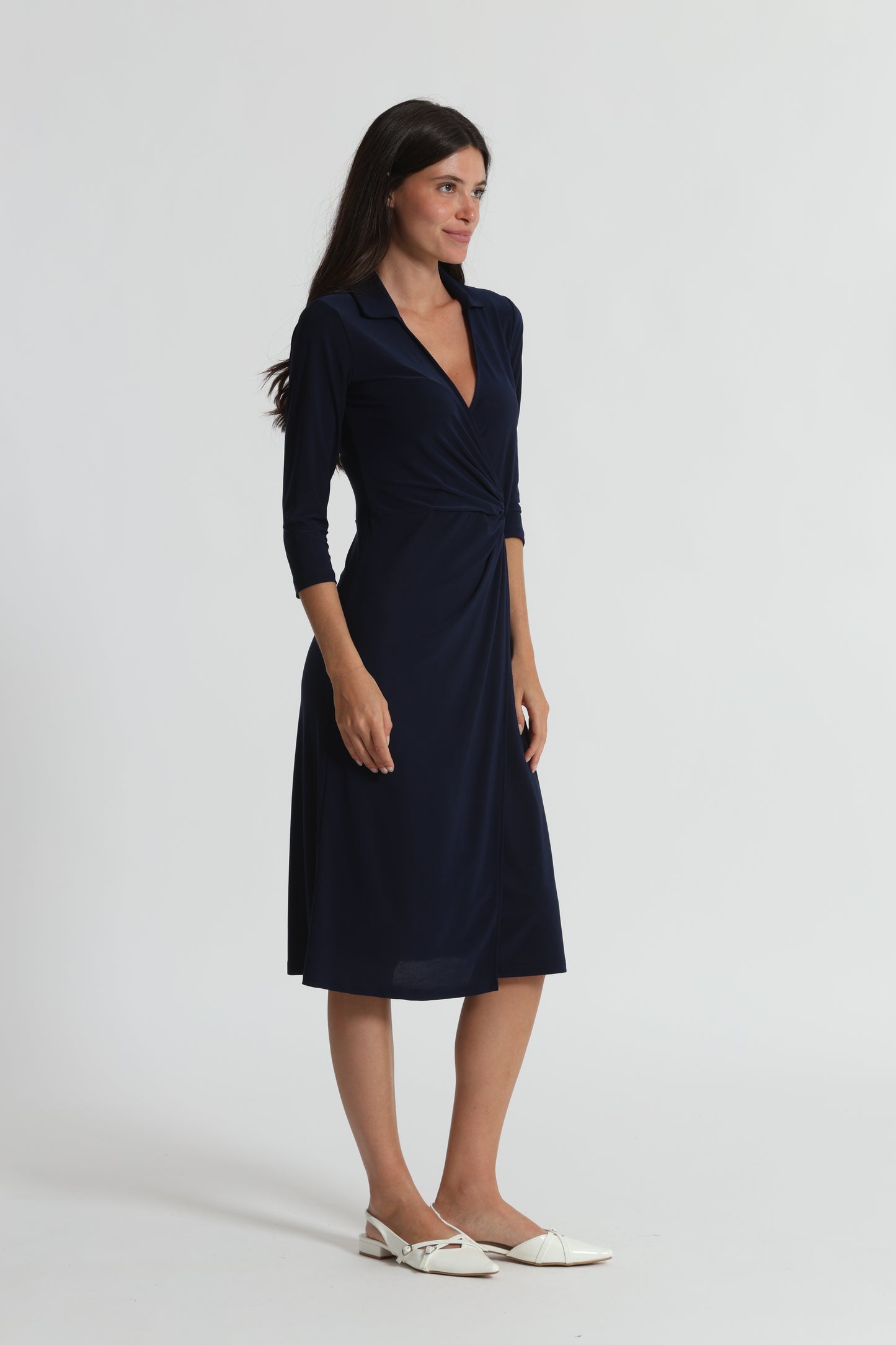 ABITO LUNGO CON DETTAGLIO IN VITA