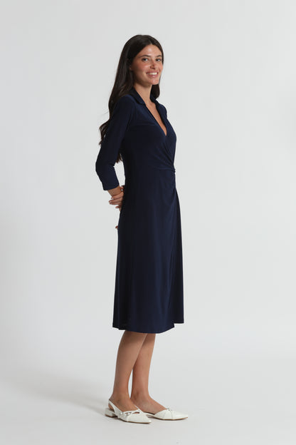 ABITO LUNGO CON DETTAGLIO IN VITA