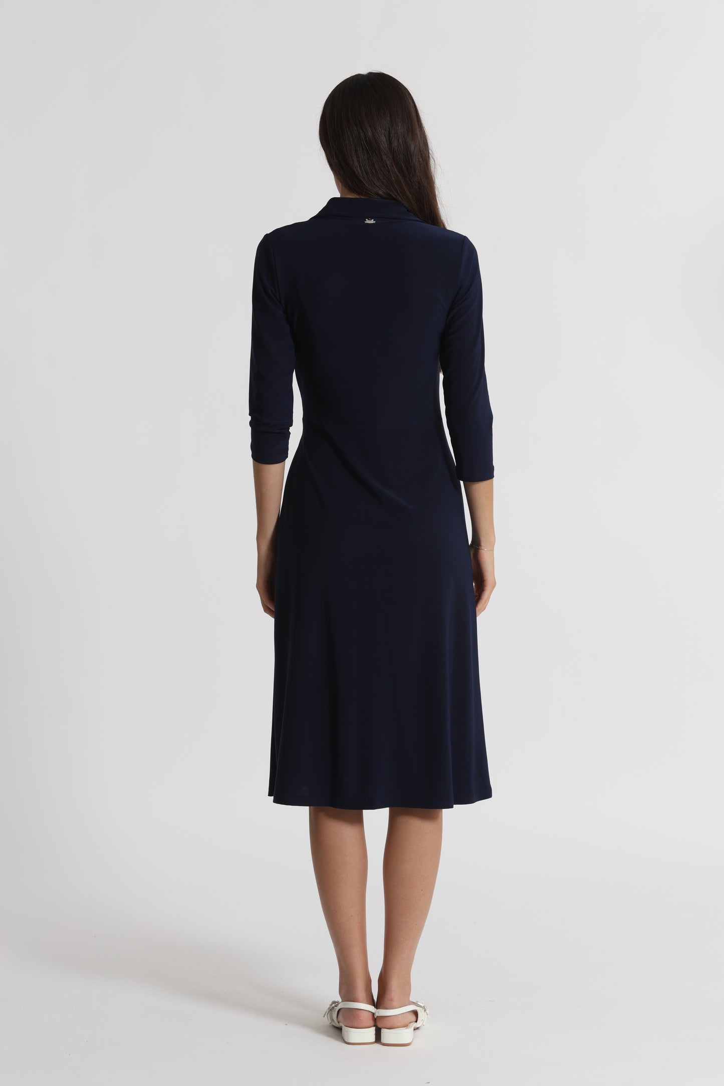 ABITO LUNGO CON DETTAGLIO IN VITA