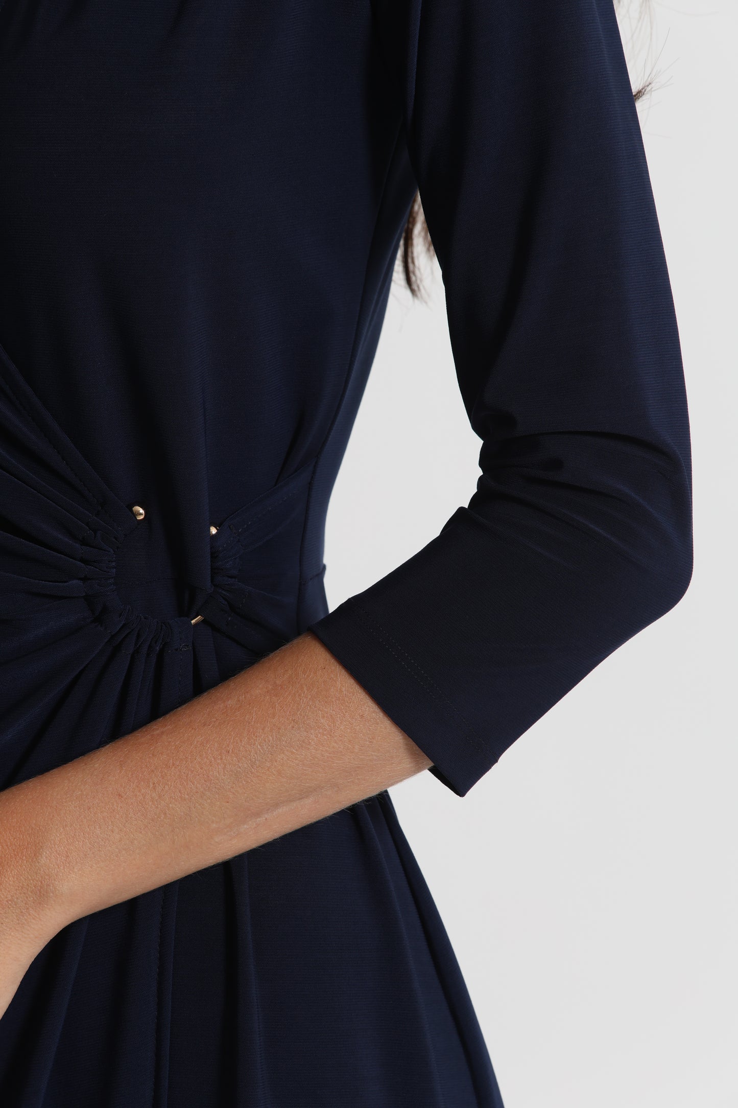 ABITO LUNGO CON DETTAGLIO IN VITA