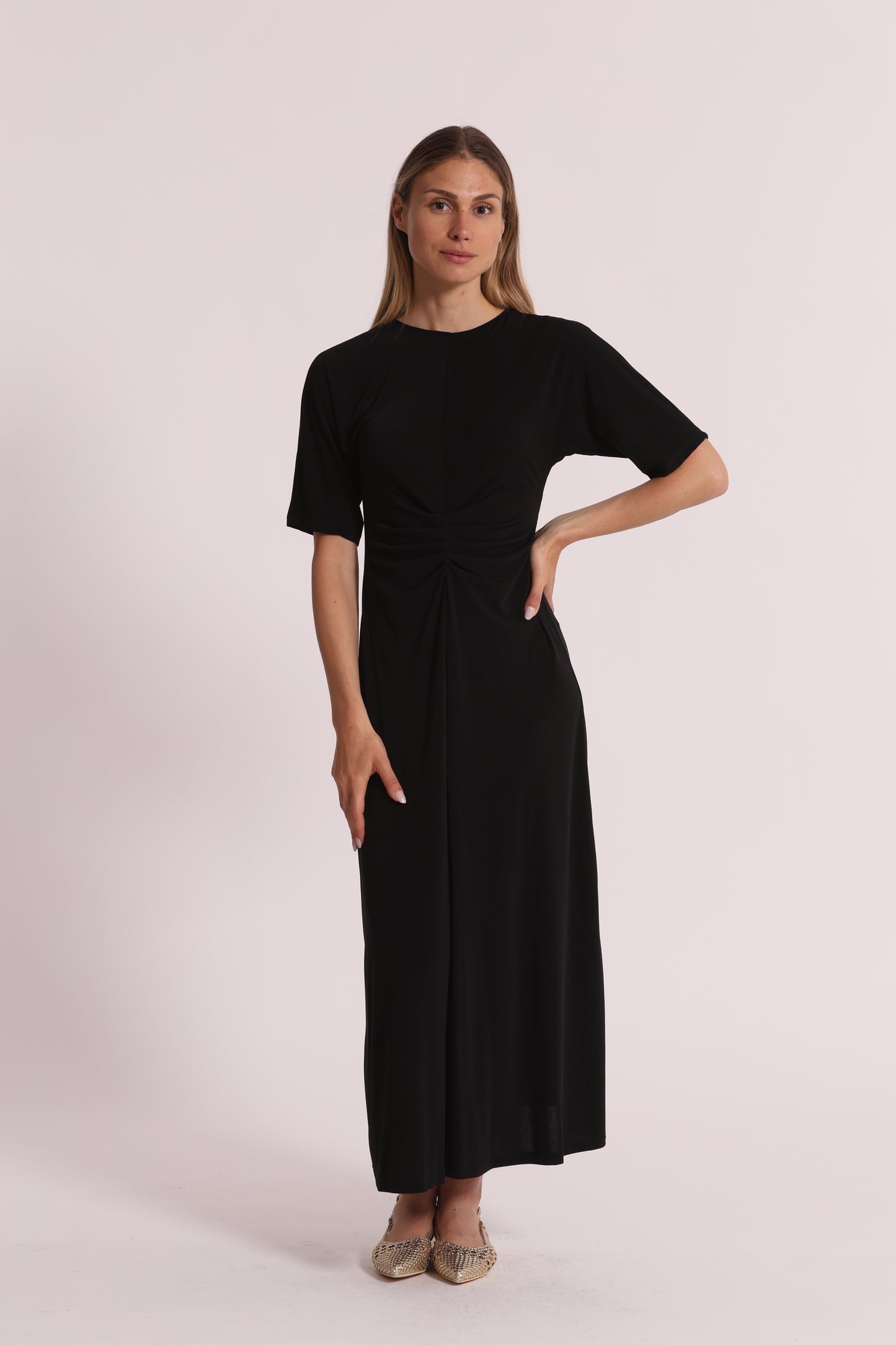 ABITO LUNGO CON MANICHE A TRE QUARTI