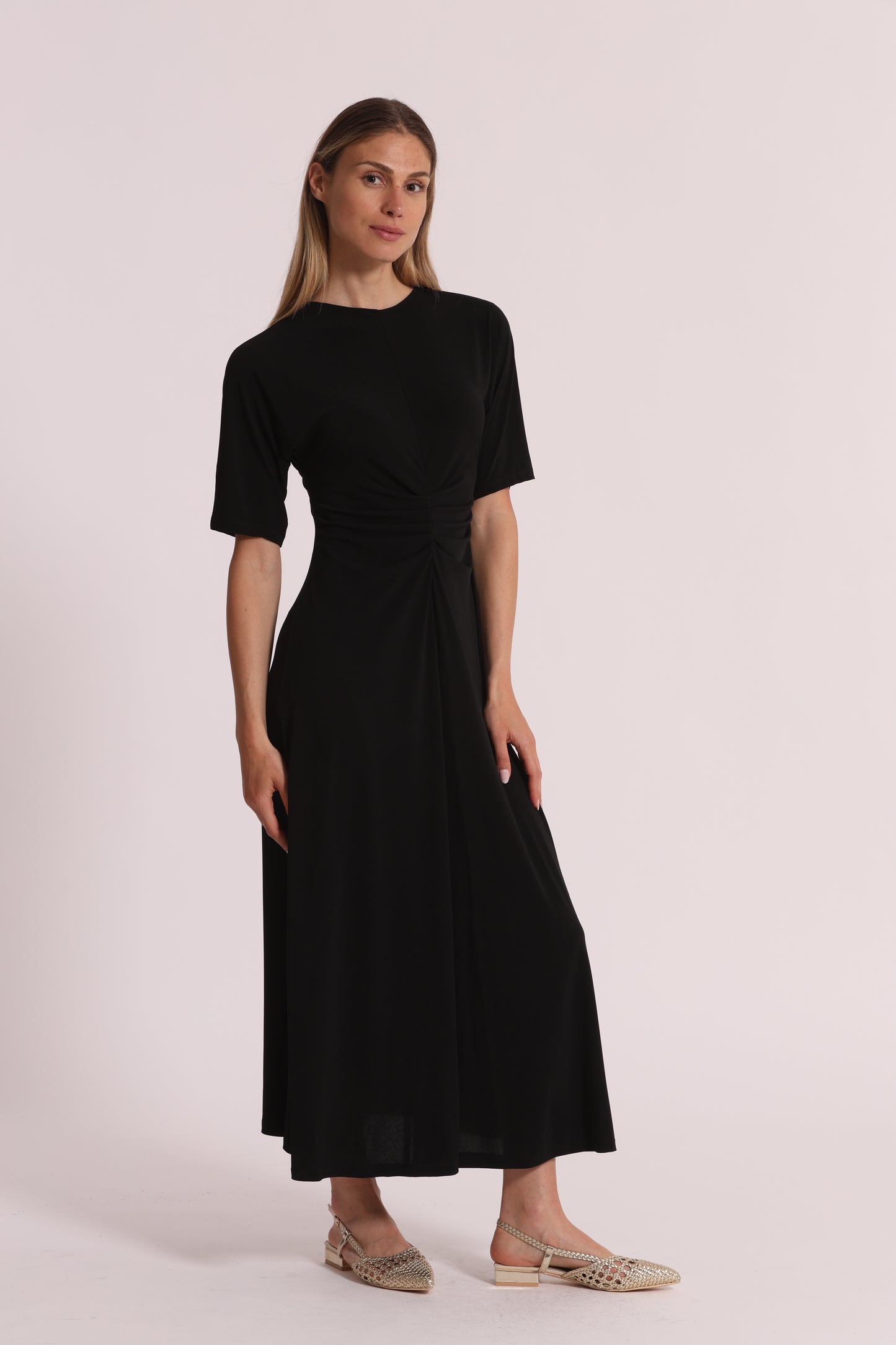 ABITO LUNGO CON MANICHE A TRE QUARTI