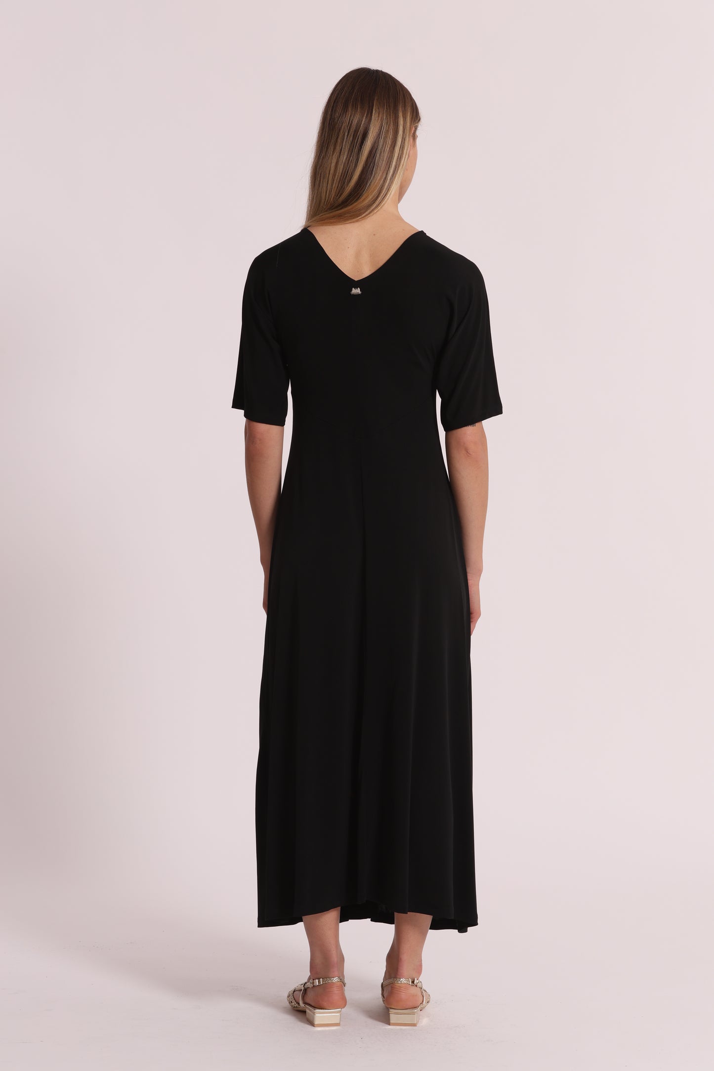 ABITO LUNGO CON MANICHE A TRE QUARTI