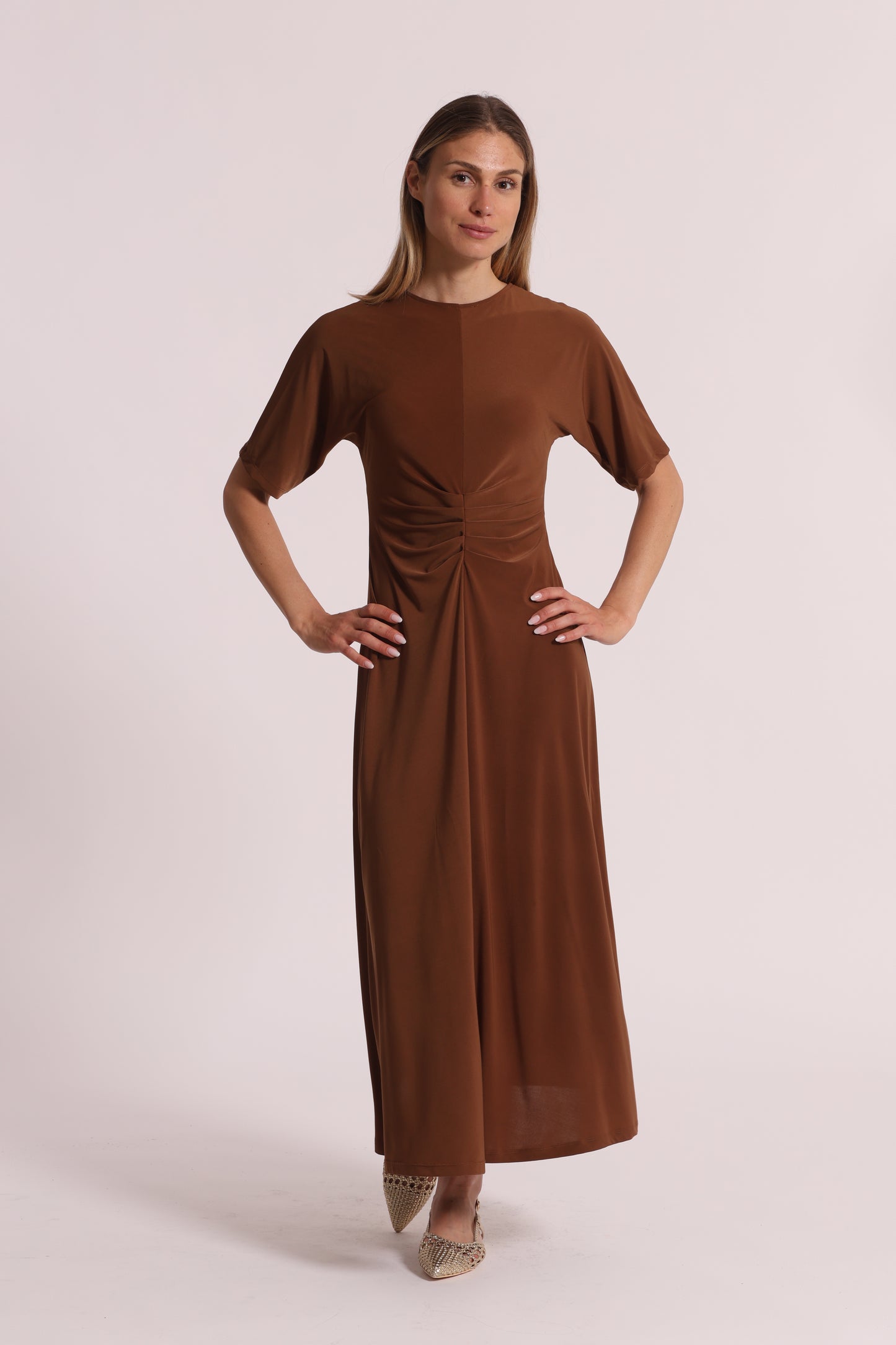 ABITO LUNGO CON MANICHE A TRE QUARTI