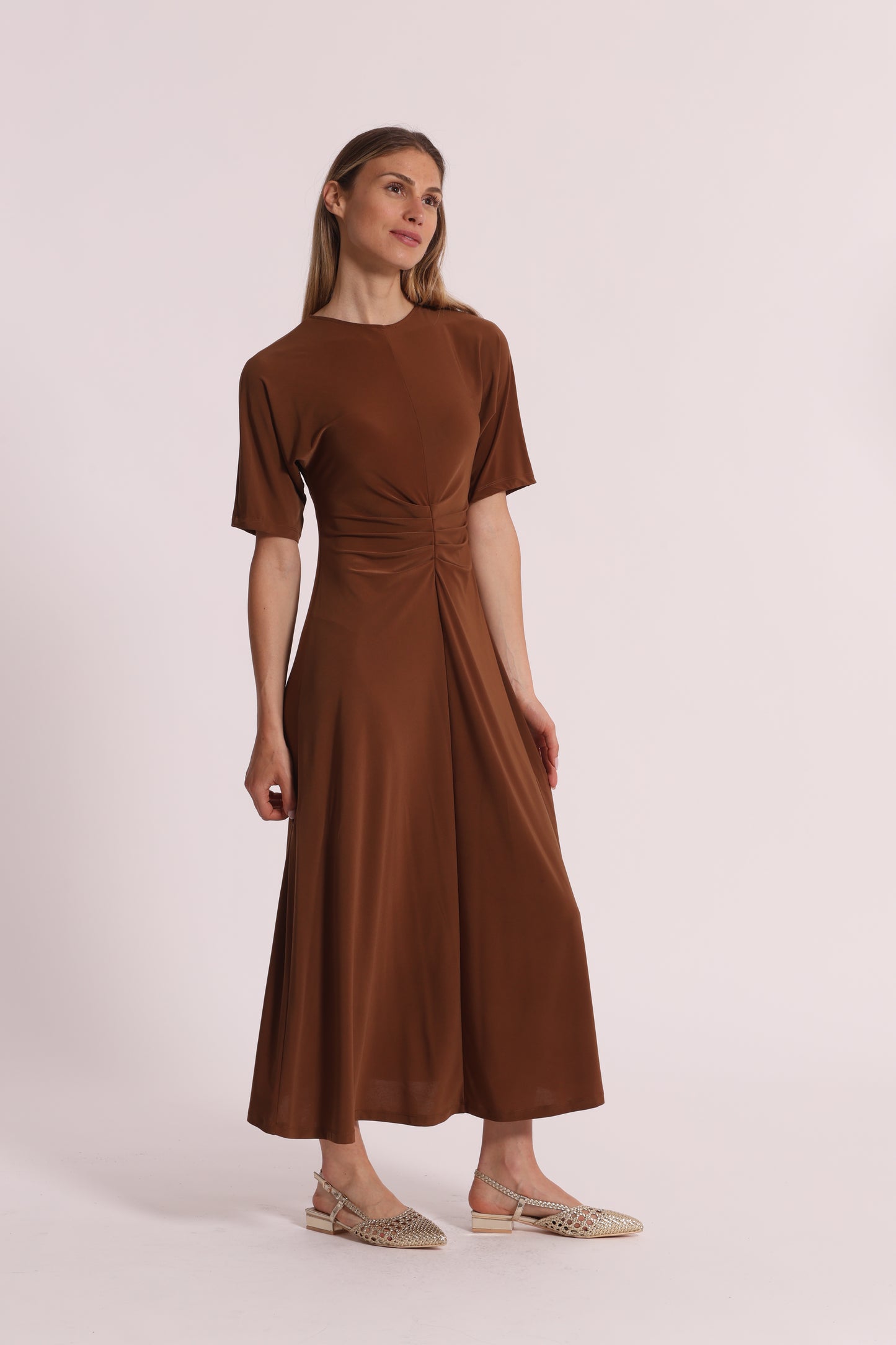 ABITO LUNGO CON MANICHE A TRE QUARTI