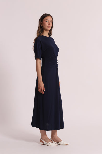 ABITO LUNGO CON MANICHE A TRE QUARTI