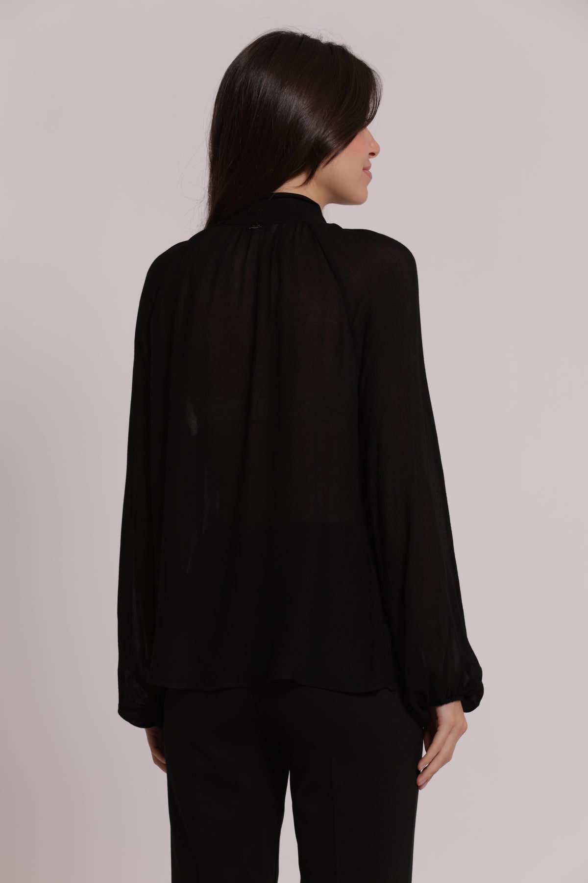 BLUSA CON FIOCCO AL COLLO IN GARZA DI VISCOSA