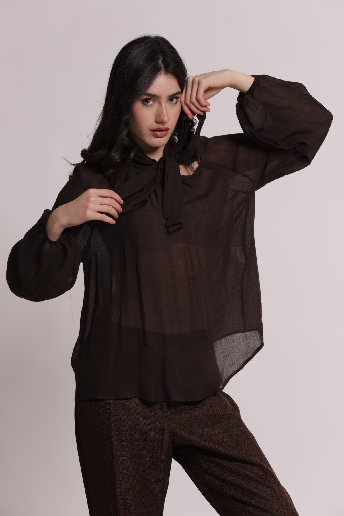 BLUSA CON FIOCCO AL COLLO IN GARZA DI VISCOSA