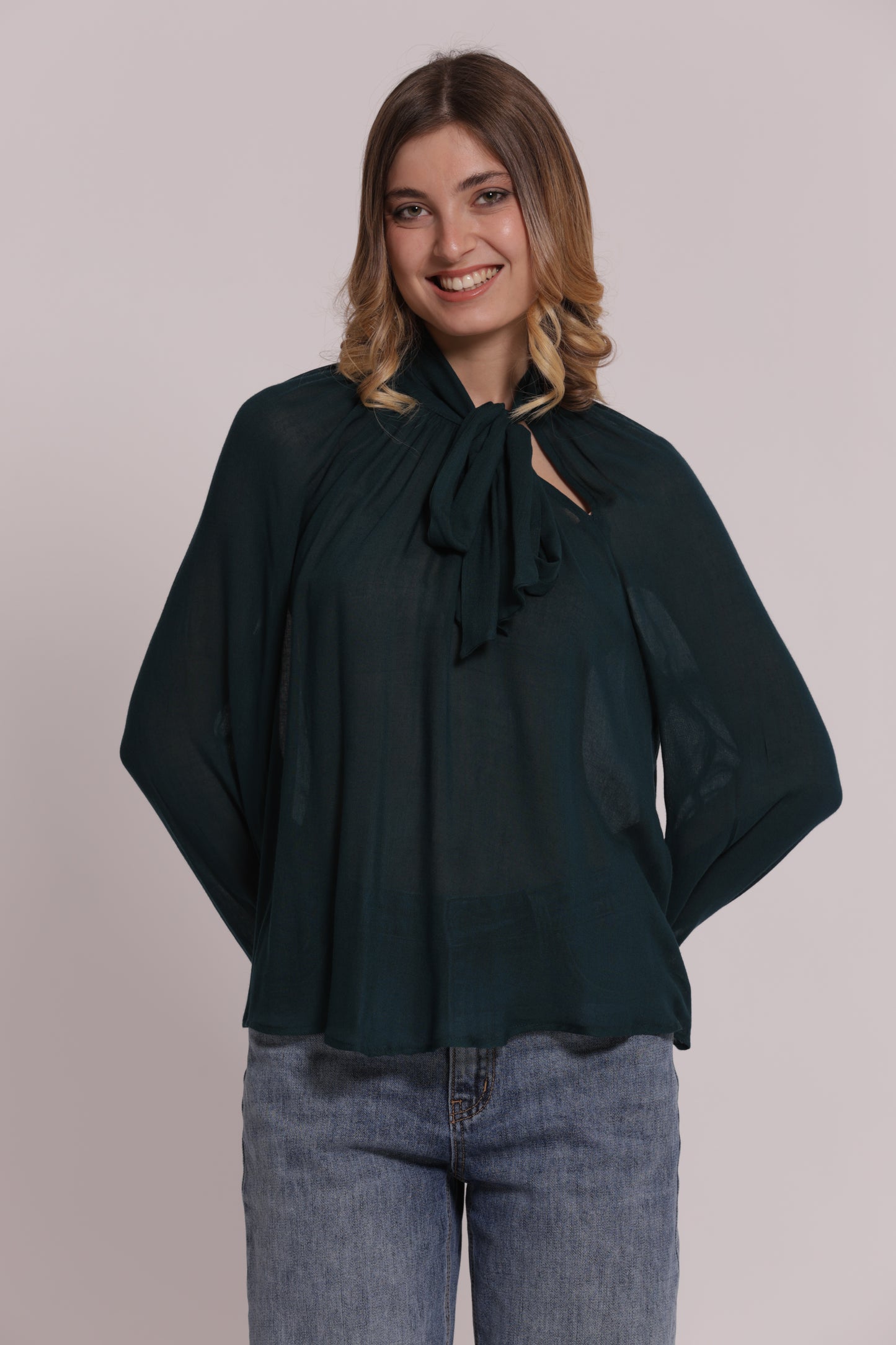 BLUSA CON FIOCCO AL COLLO IN GARZA DI VISCOSA