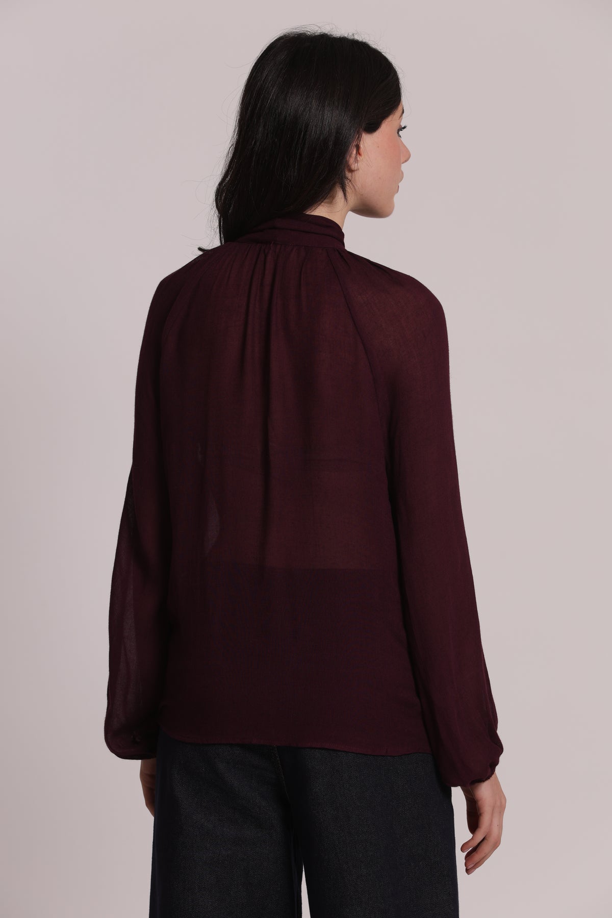BLUSA CON FIOCCO AL COLLO IN GARZA DI VISCOSA