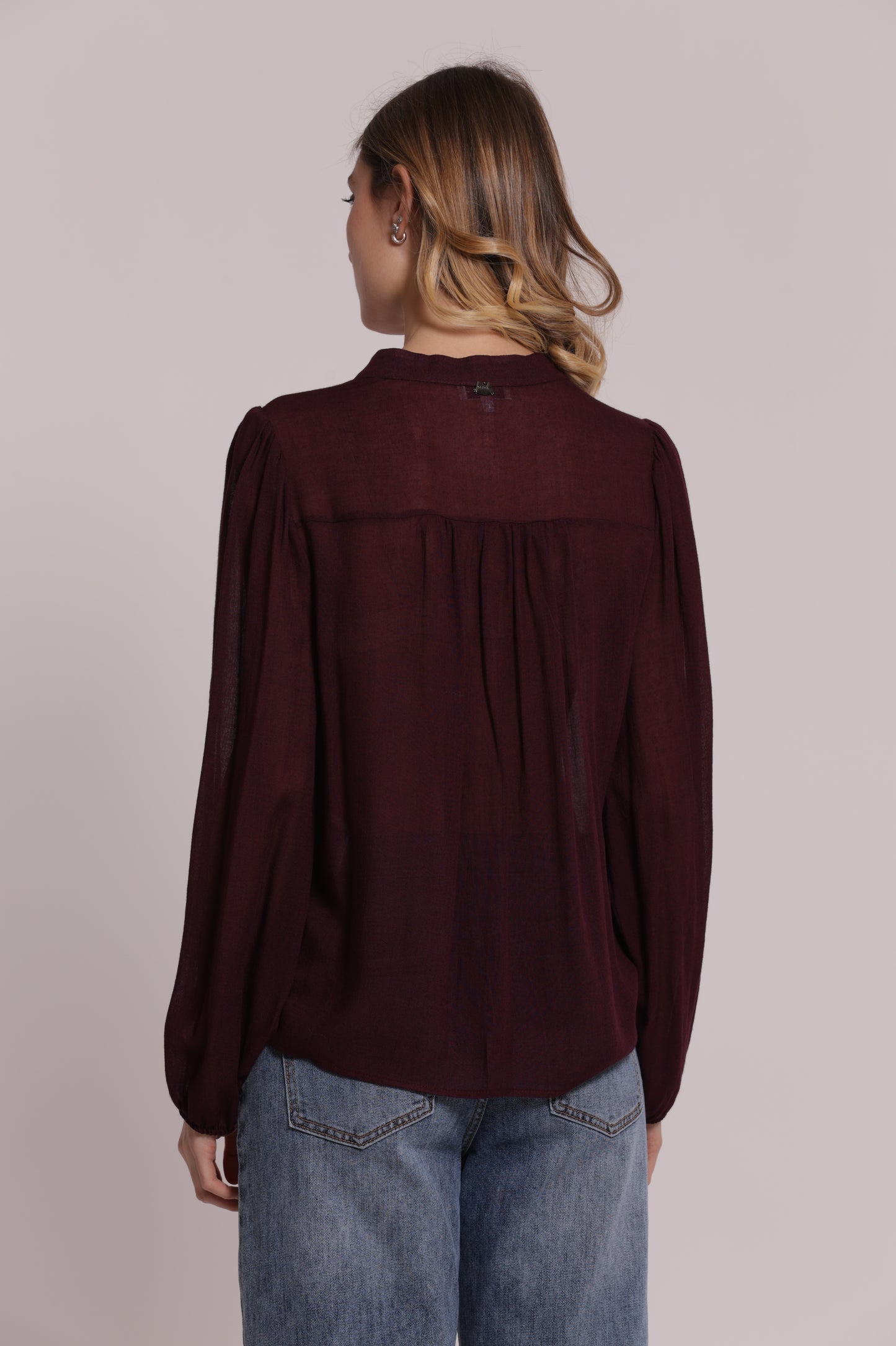 BLUSA CON SCOLLO A V IN GARZA DI VISCOSA