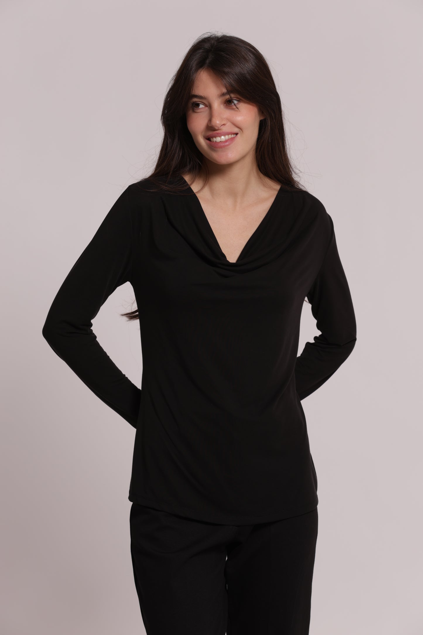 BLUSA CON SCOLLO DRAPPEGGIATO