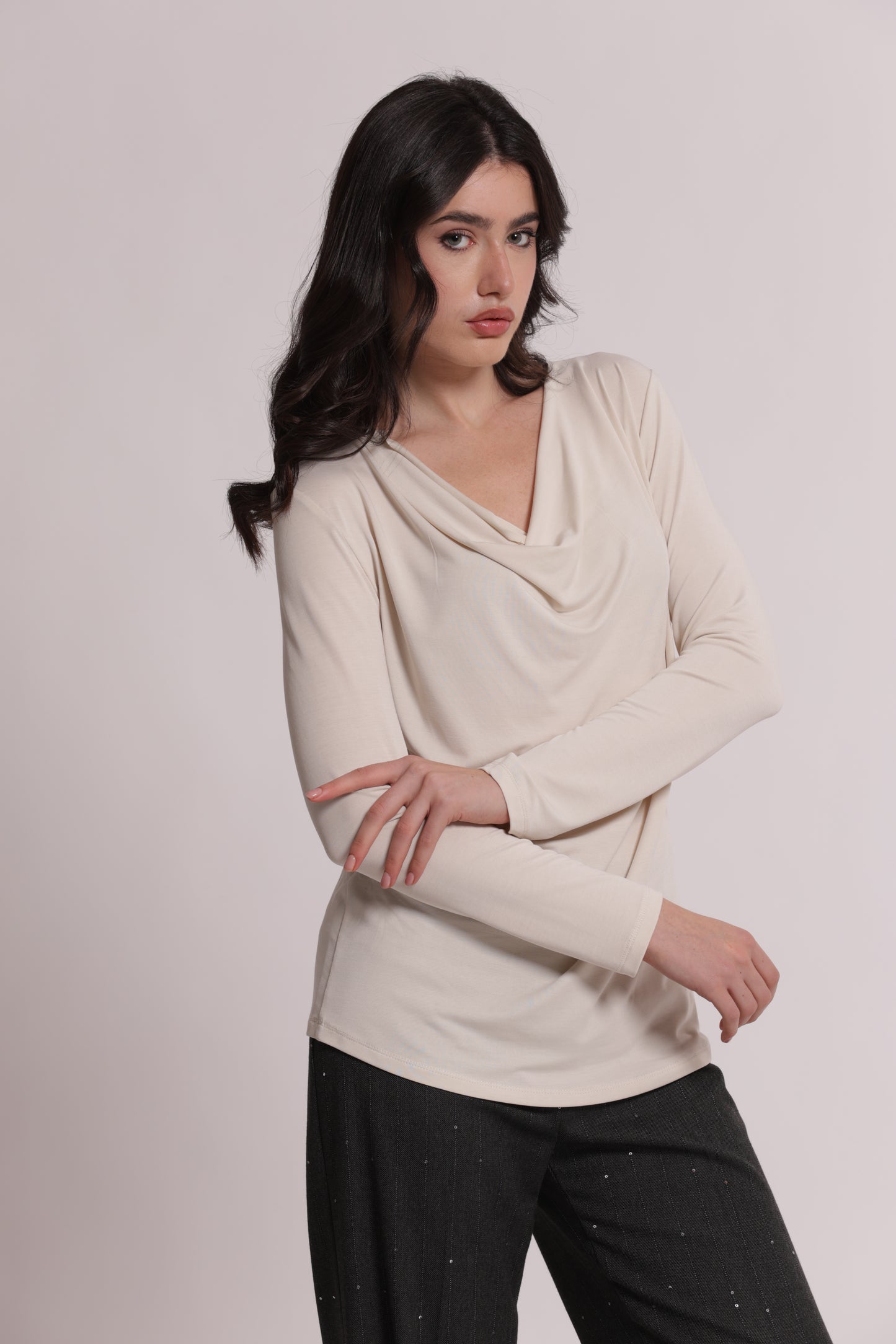 BLUSA CON SCOLLO DRAPPEGGIATO
