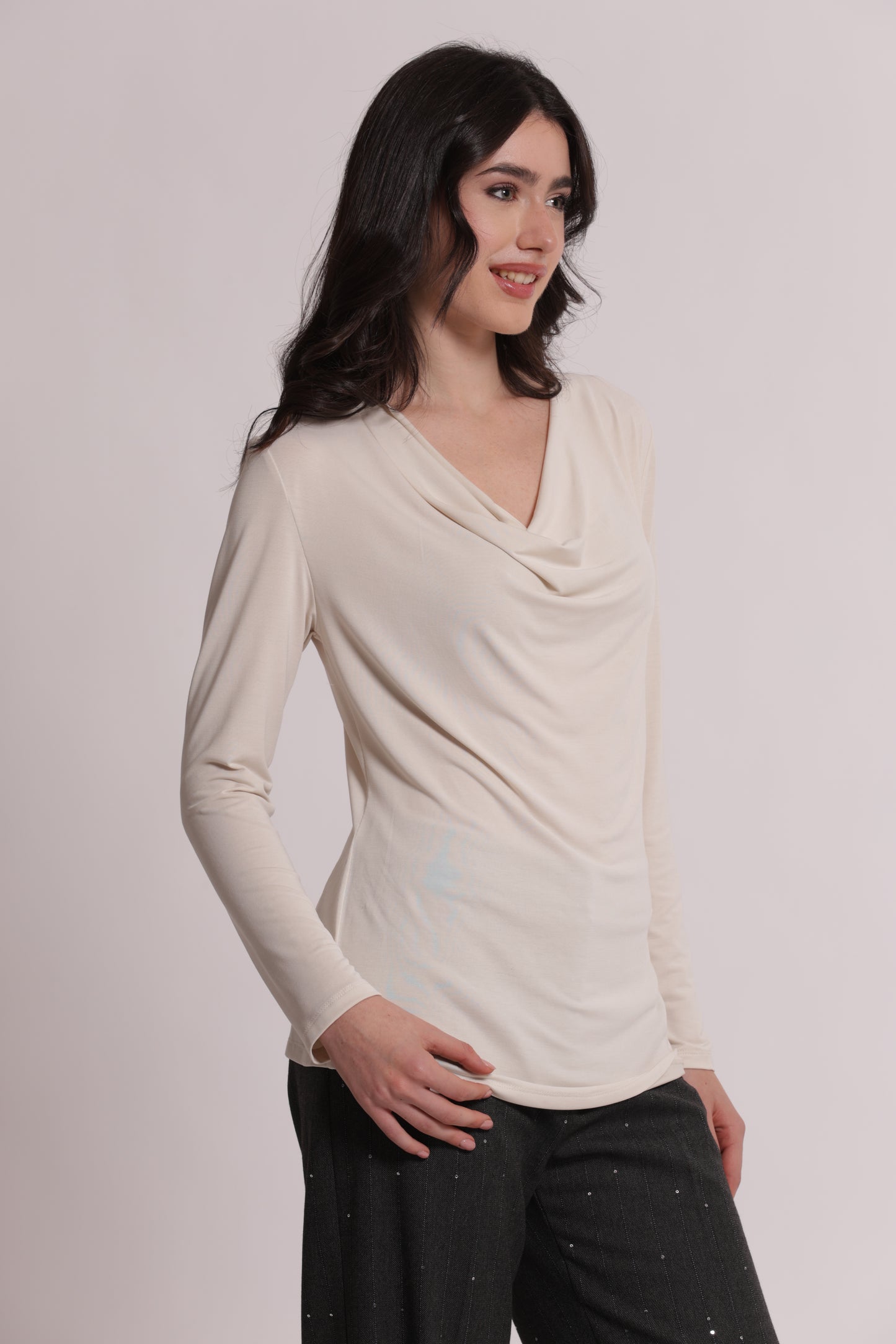 BLUSA CON SCOLLO DRAPPEGGIATO