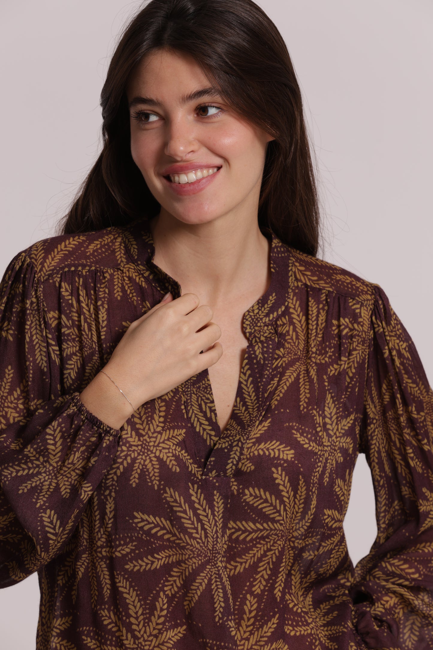 BLUSA SCOLLO A V FANTASIA IN GARZA DI VISCOSA