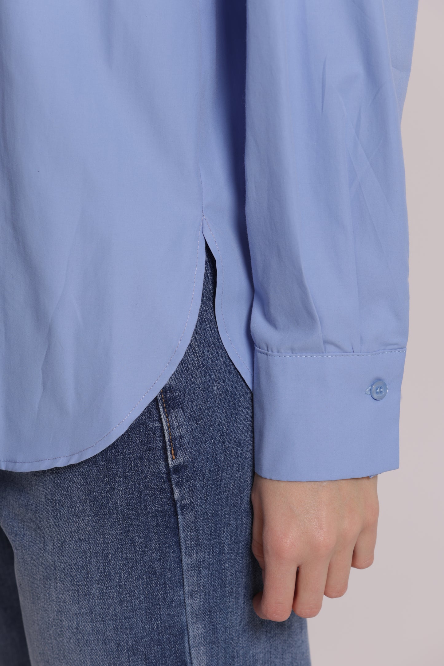 BLUSA CON FIOCCO FRONTALE