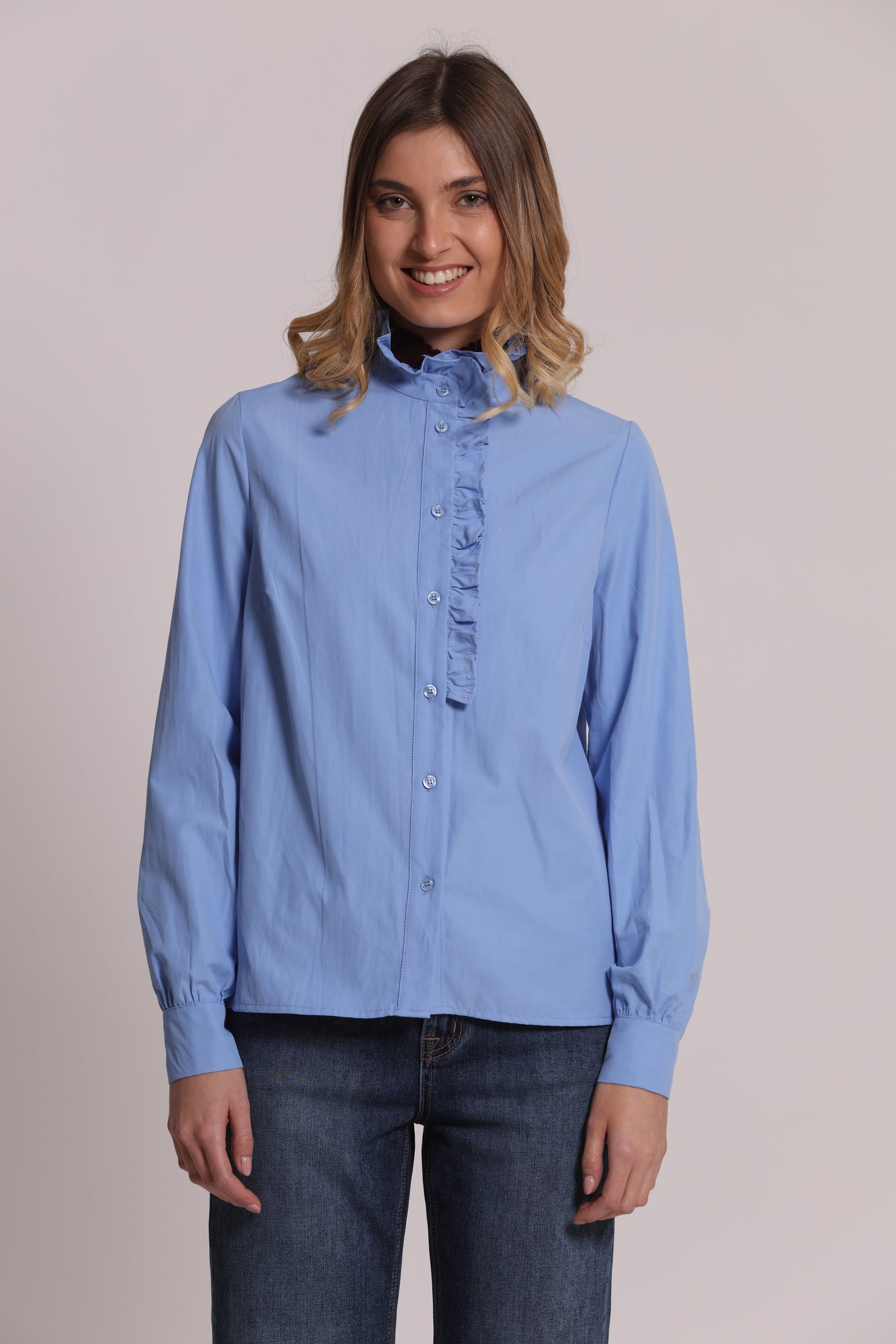 CAMICIA CON ROUCHES SUL COLLO