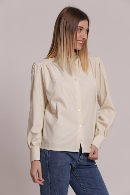 CAMICIA CON COLLO ALTO E ROUCHES IN VELLUTO