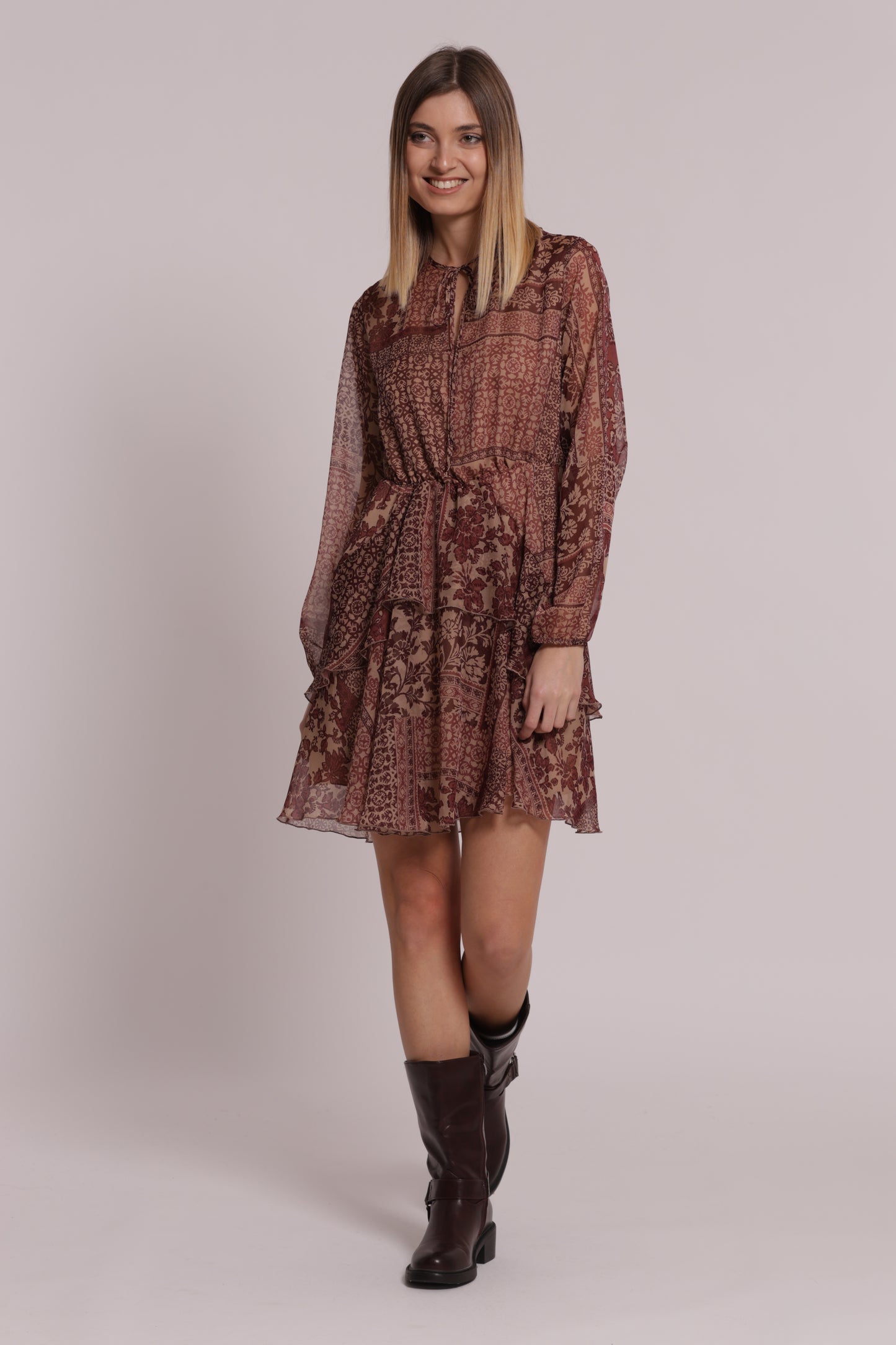 ABITO CORTO SCOLLO A V STAMPA PATCHWORK FLOREALE