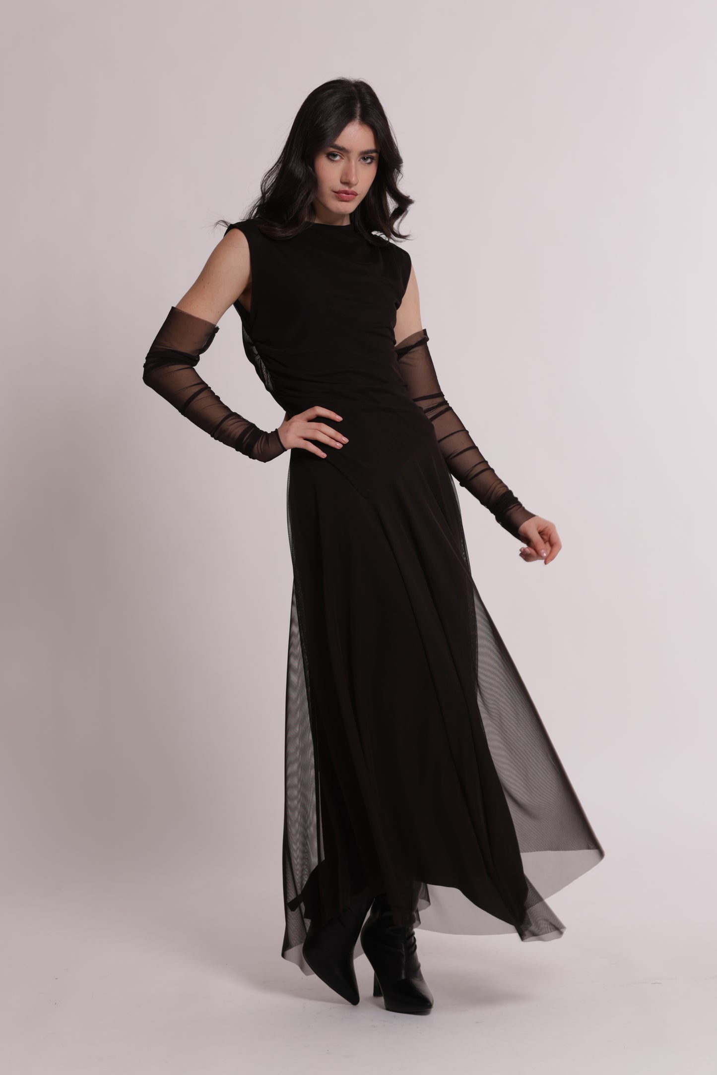 ABITO MIDI CON MANICOTTI E GONNA IN TULLE