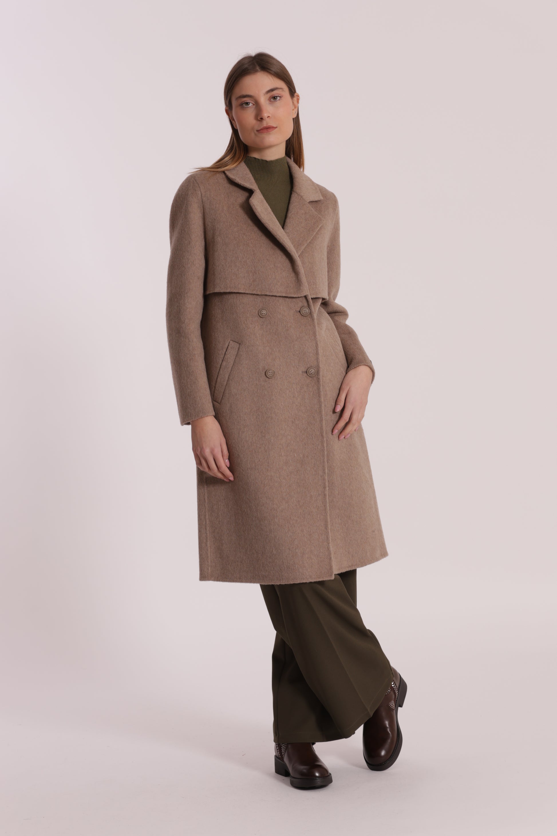 CAPPOTTO BARONETTO CON DETTAGLIO