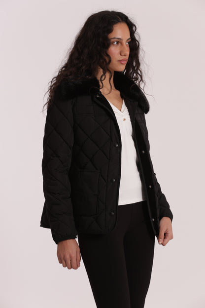 PIUMINO CORTO CON COLLO EFFETTO PELLICCIA CON CINTURA