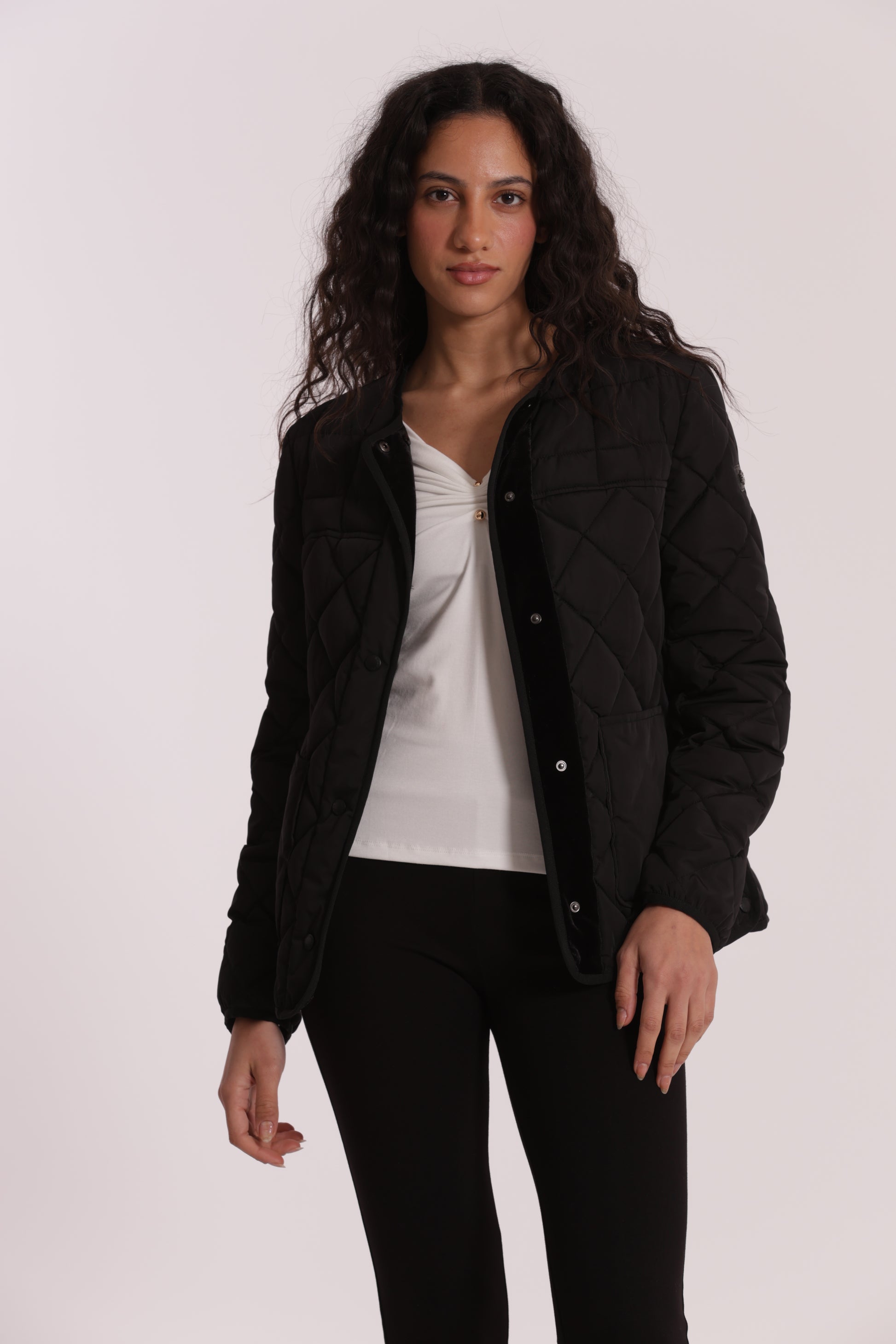 PIUMINO CORTO CON COLLO EFFETTO PELLICCIA CON CINTURA