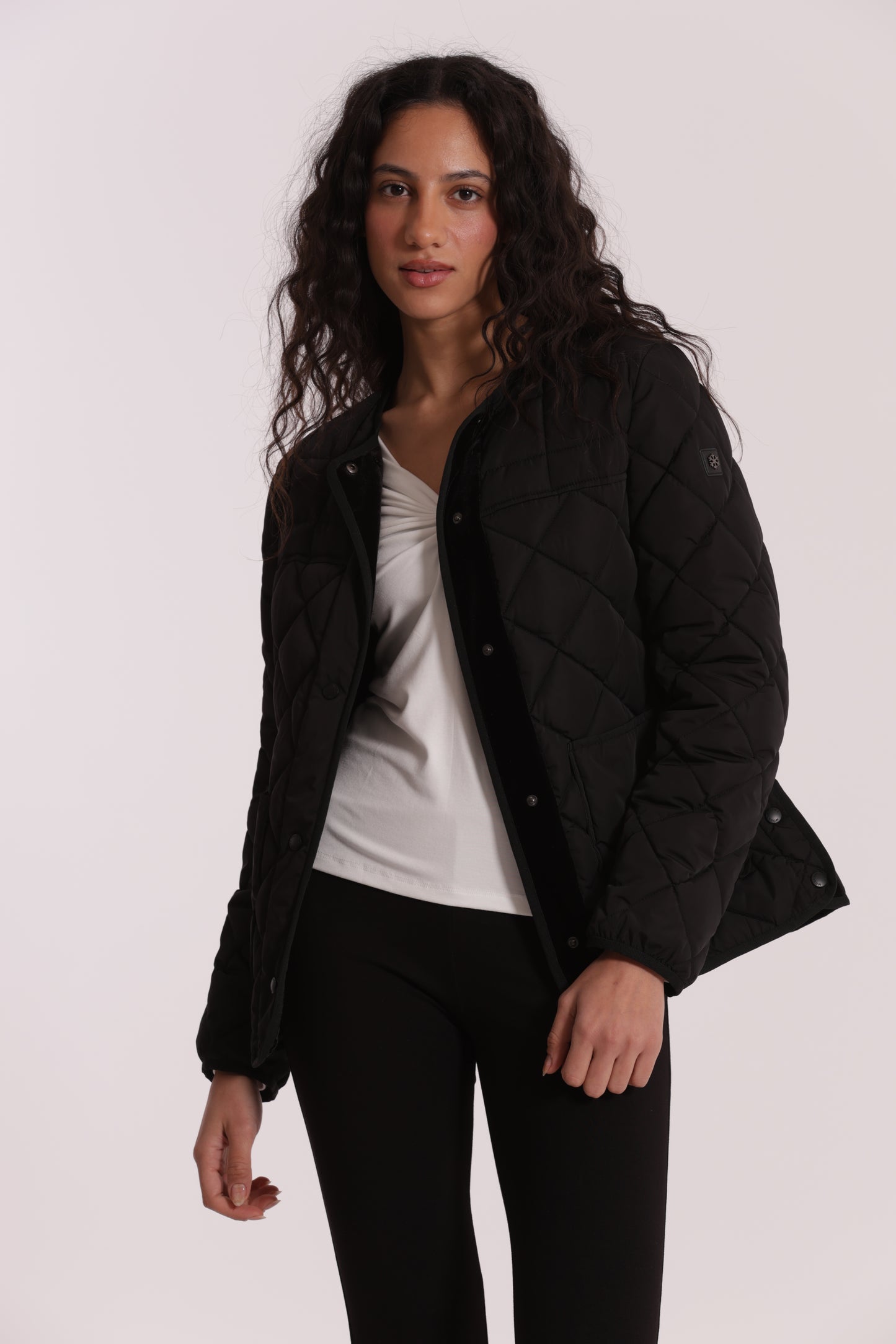 PIUMINO CORTO CON COLLO EFFETTO PELLICCIA CON CINTURA