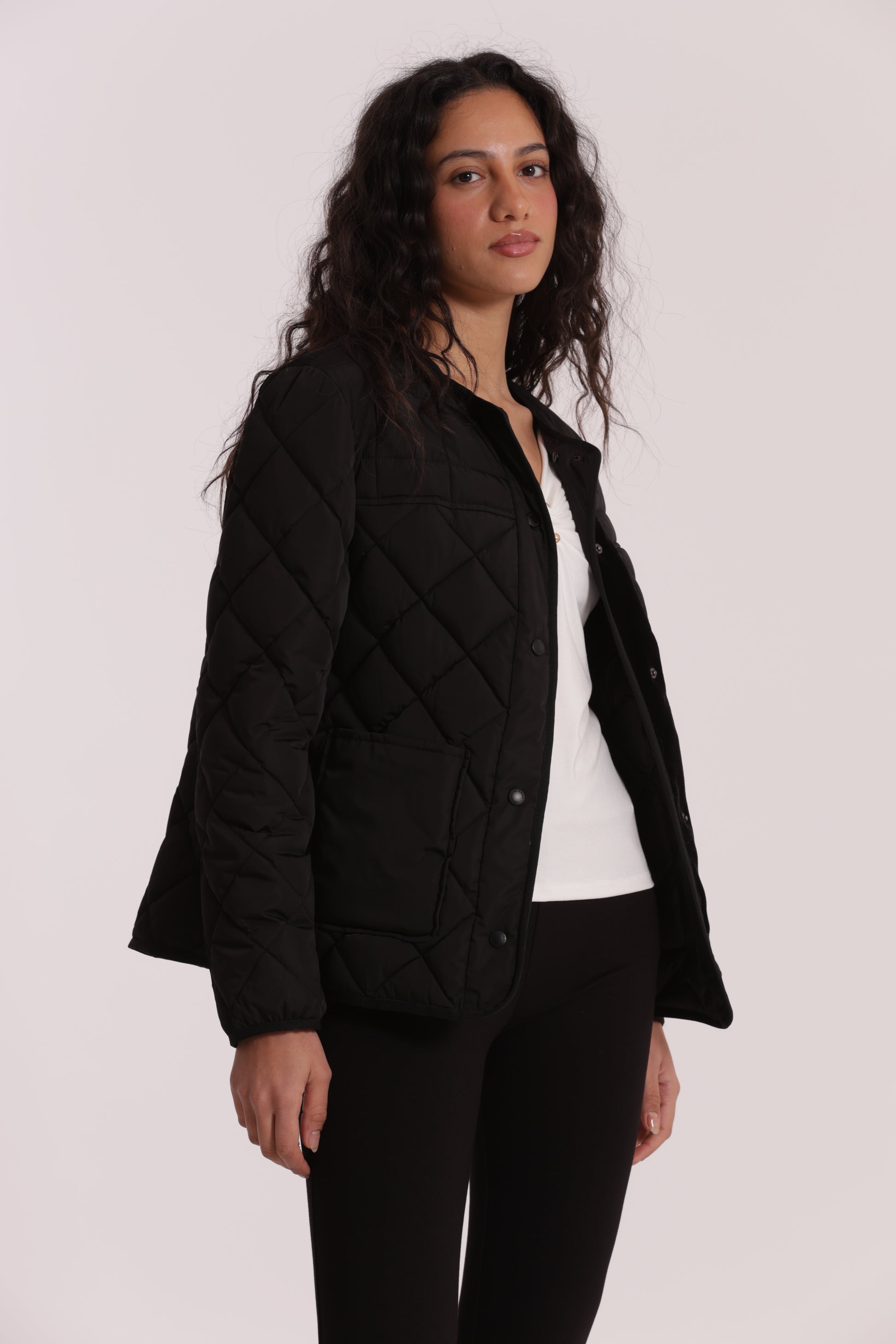 PIUMINO CORTO CON COLLO EFFETTO PELLICCIA CON CINTURA